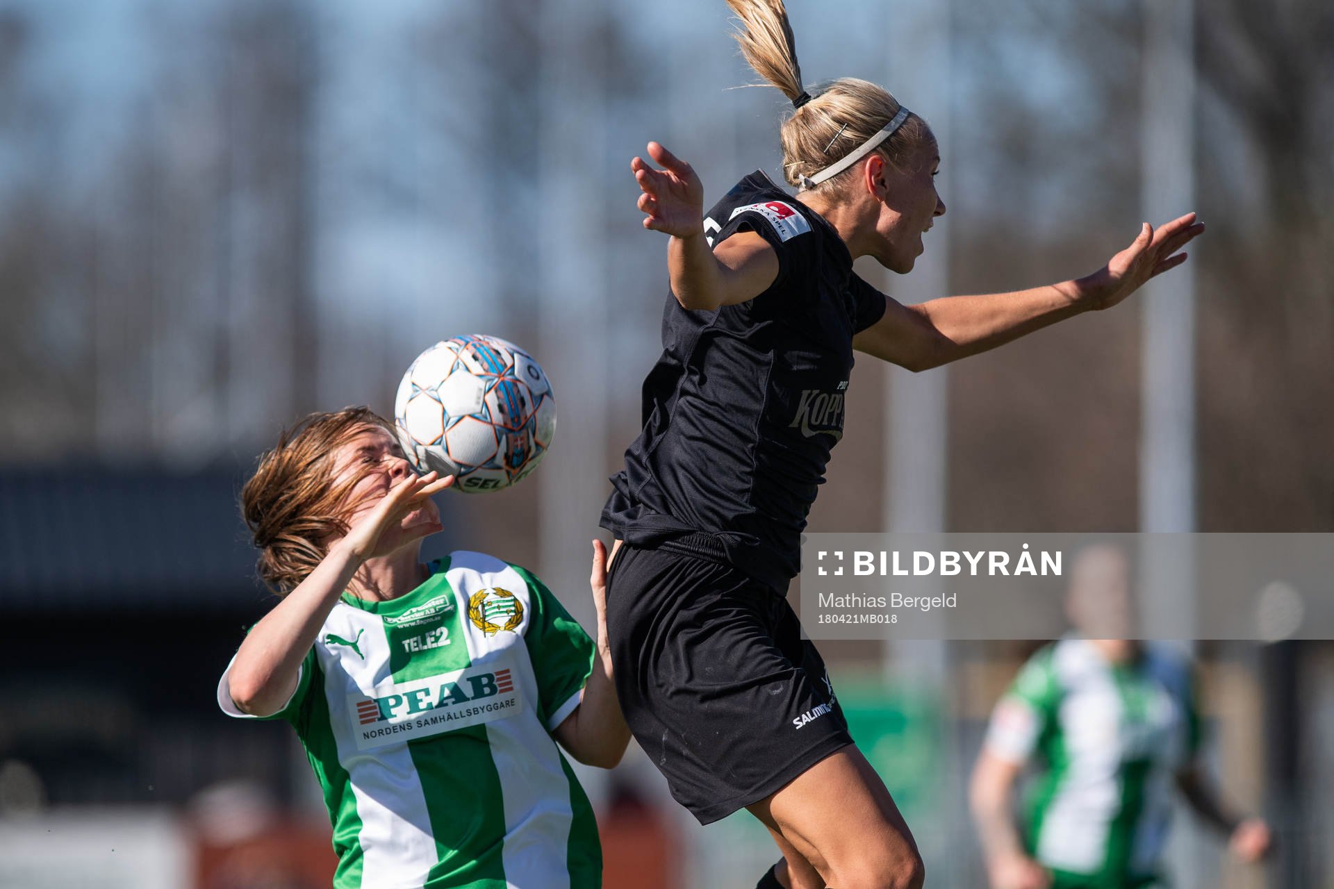 Hammarbys Kelly Conheeney och Göteborgs Emma Koivisto