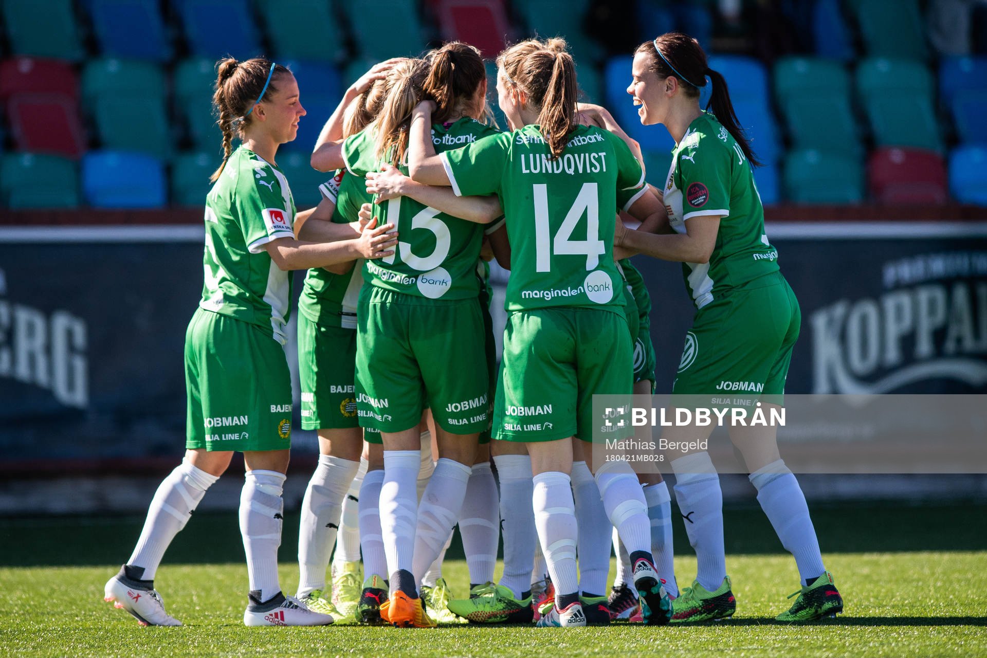 Hammarbys spelare jublar