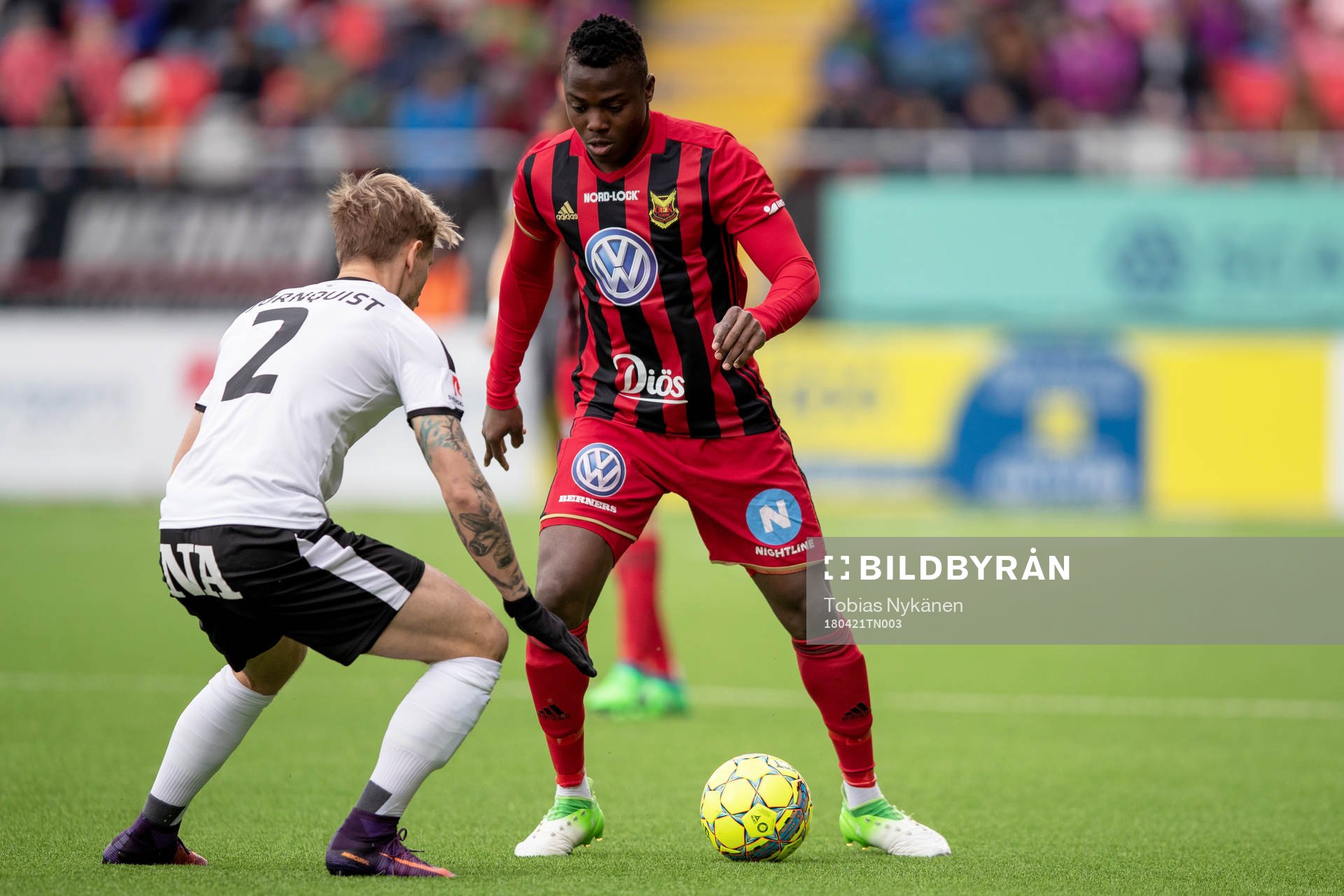 Örebros Daniel Björnquist och Östersunds Patrick Kpozo