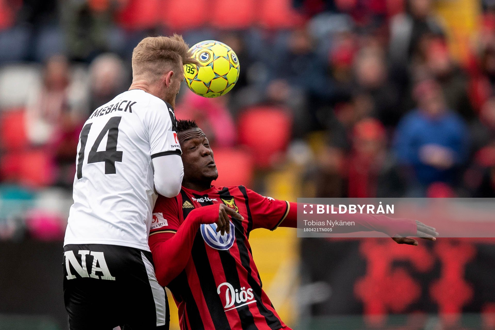 Örebros Michael Almebäck och Östersunds Alhaji Gero