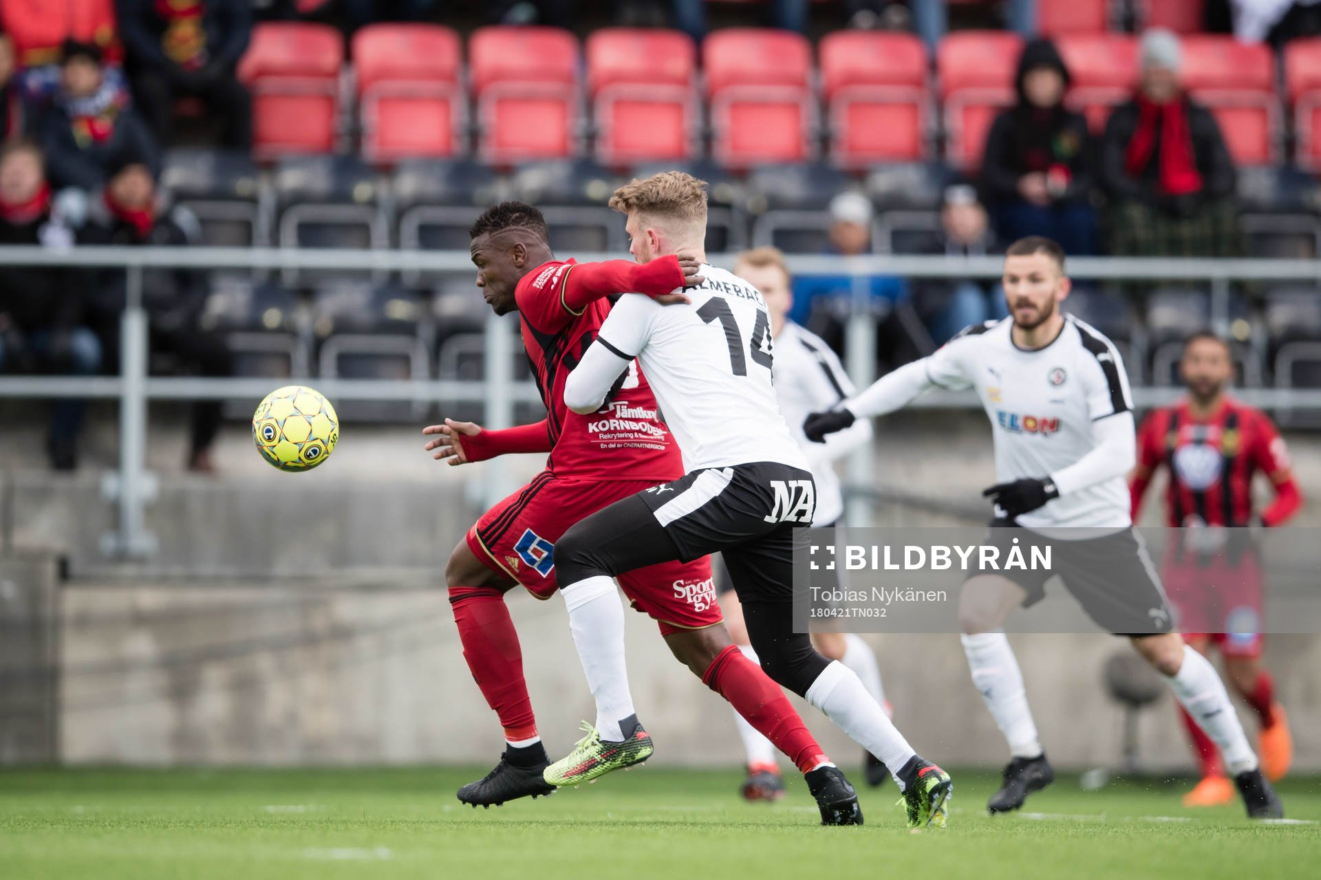 Östersunds Alhaji Gero mot Örebros Michael Almebäck
