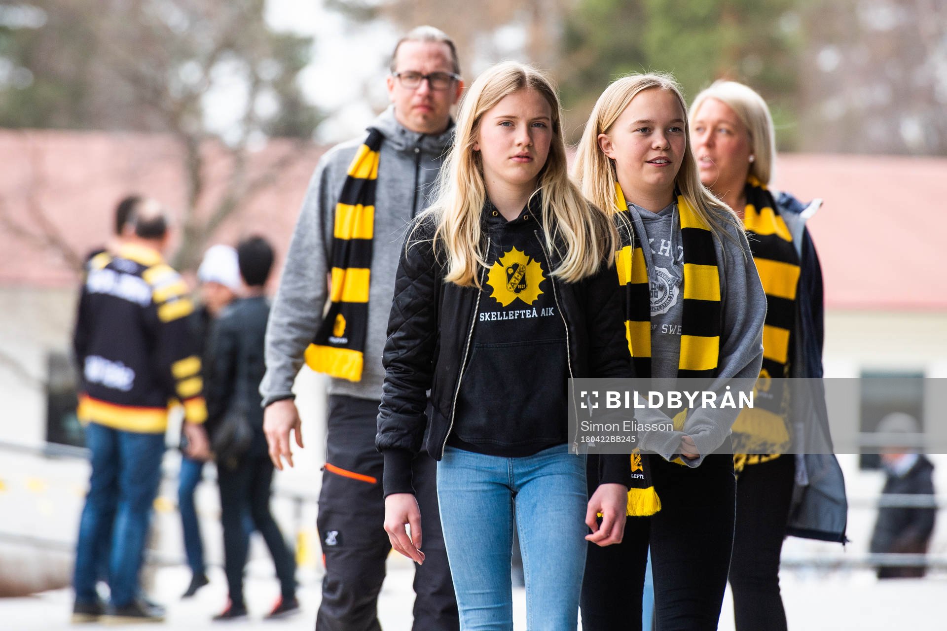 Supportrar före final 4 i SM-slutspelet i ishockey mellan