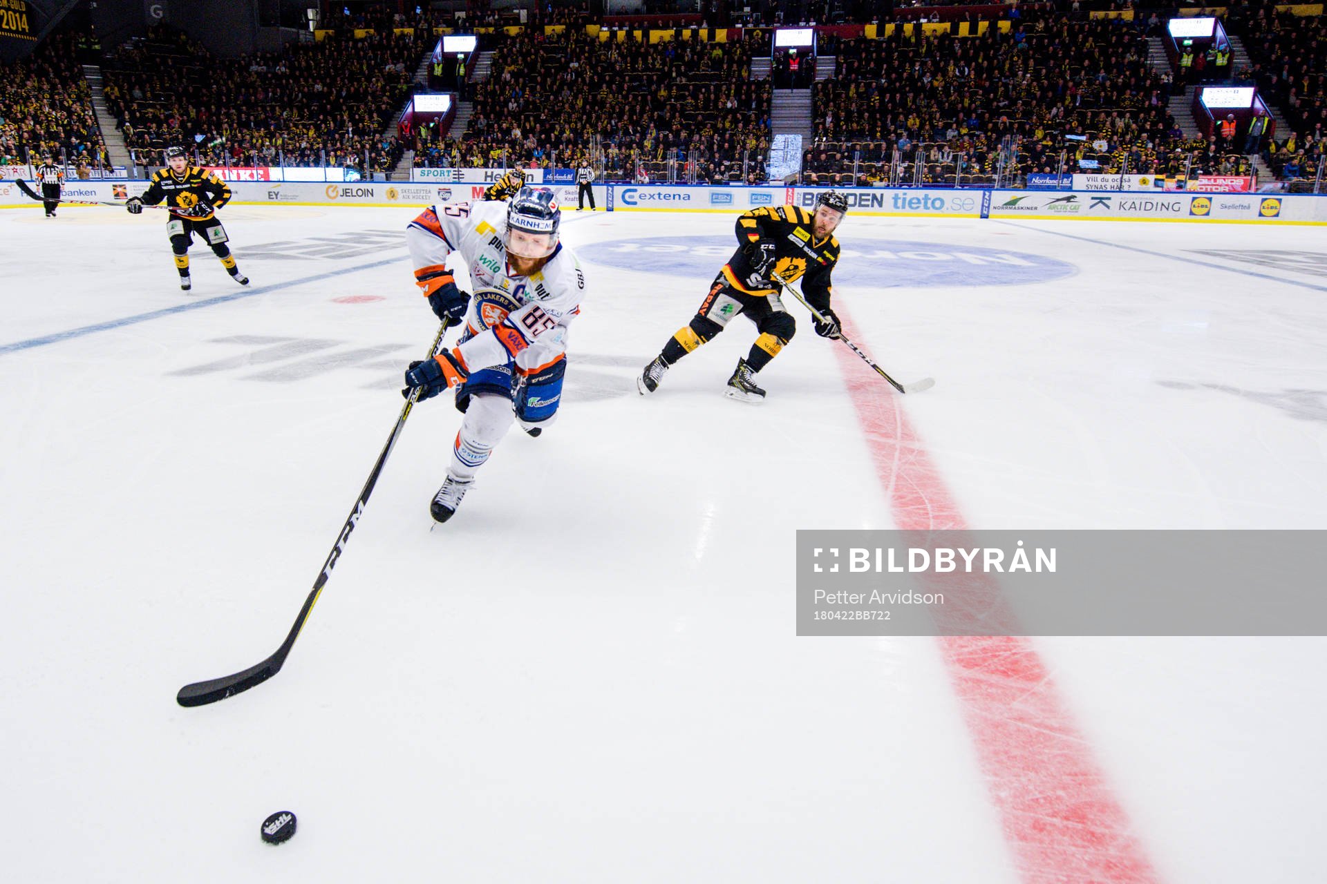 Växjös Liam Reddox och Skellefteås Mark Katic