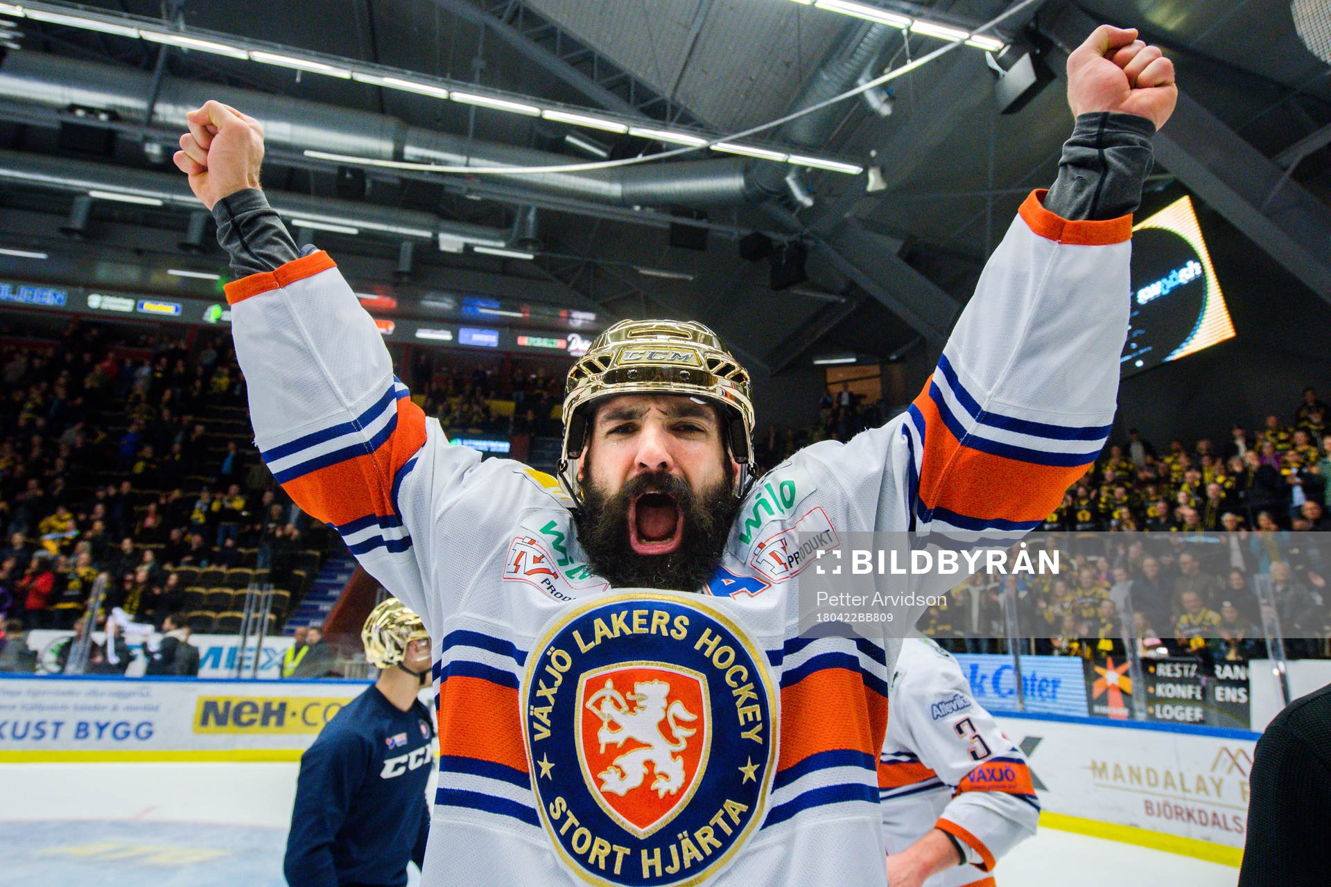 Växjös Daniel Rahimi jublar