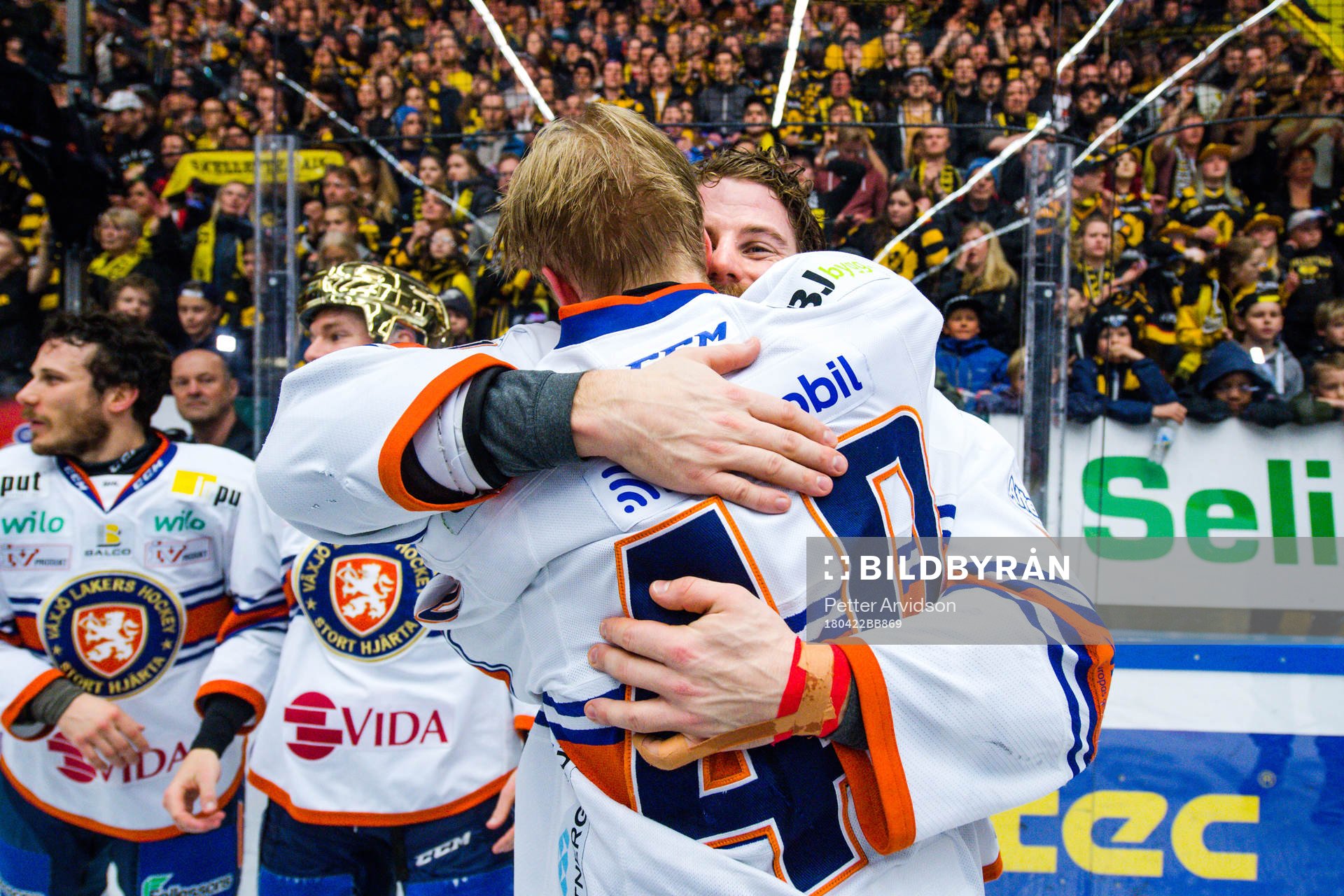 Växjös Elias Pettersson och Linus Högberg  jublar