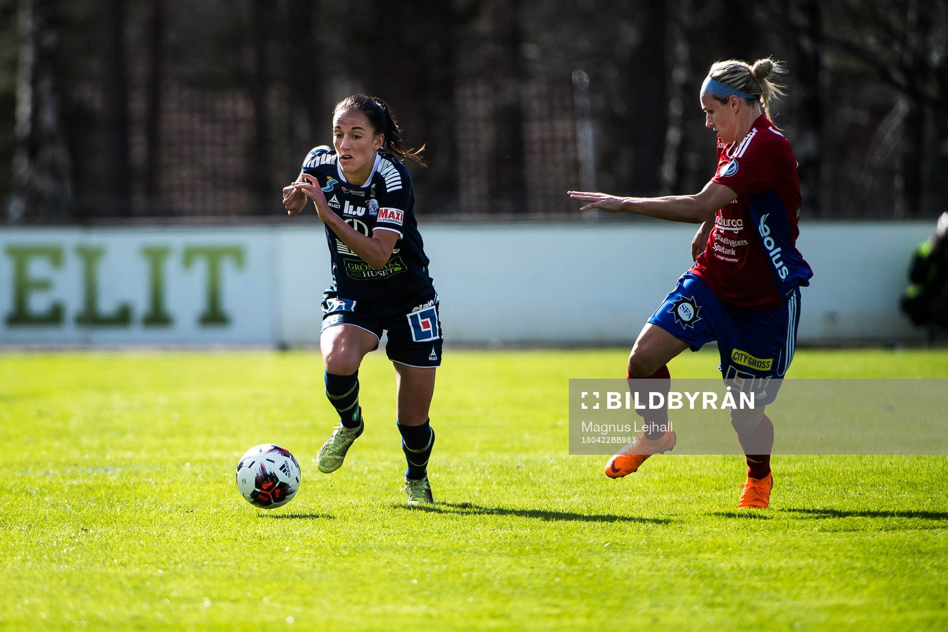 Linköpings Anna Oskarsson  och Vittsjös Hannah Wilkinson