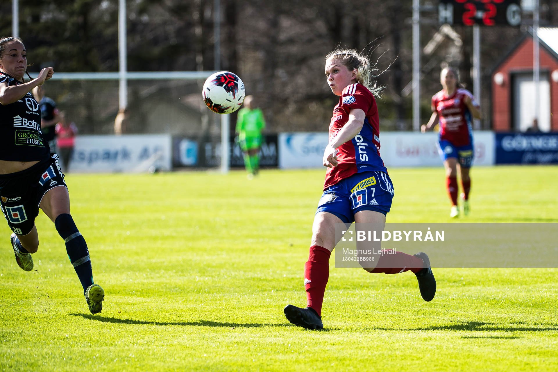 Linköpings Anna Oskarsson  och Vittsjös Amanda Persson