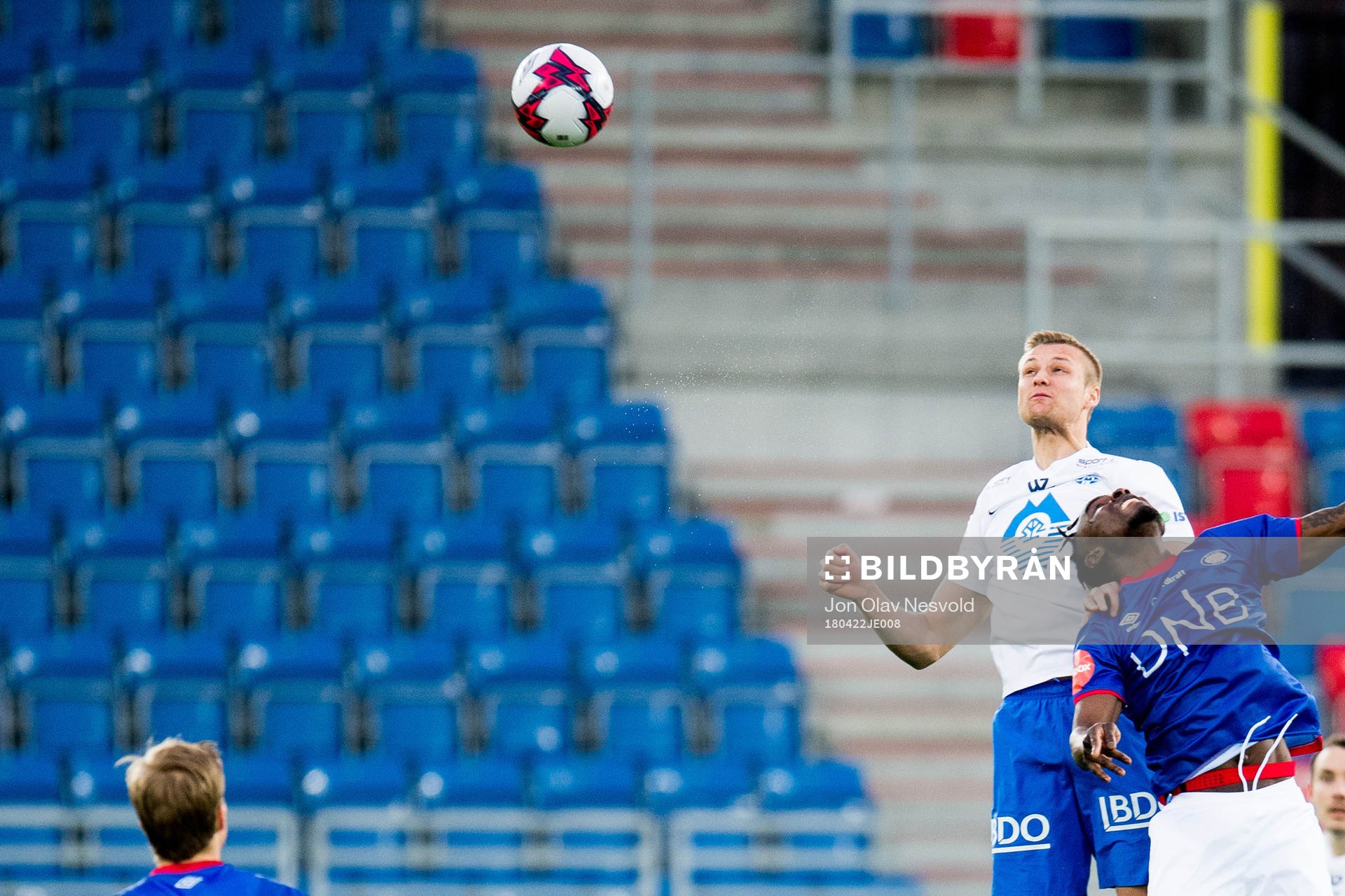 Stian Gregersen of Molde and Sam Johnson of Vålerenga