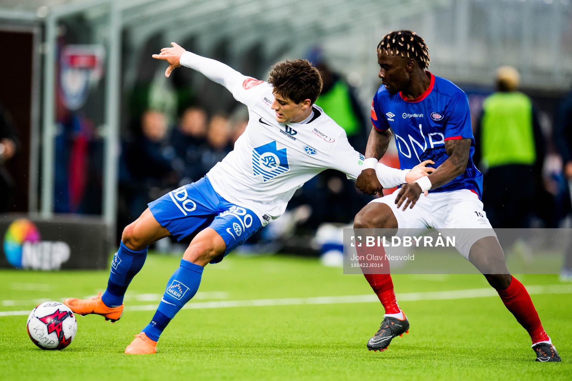 Mathias Normann of Molde and Sam Johnson of Vålerenga