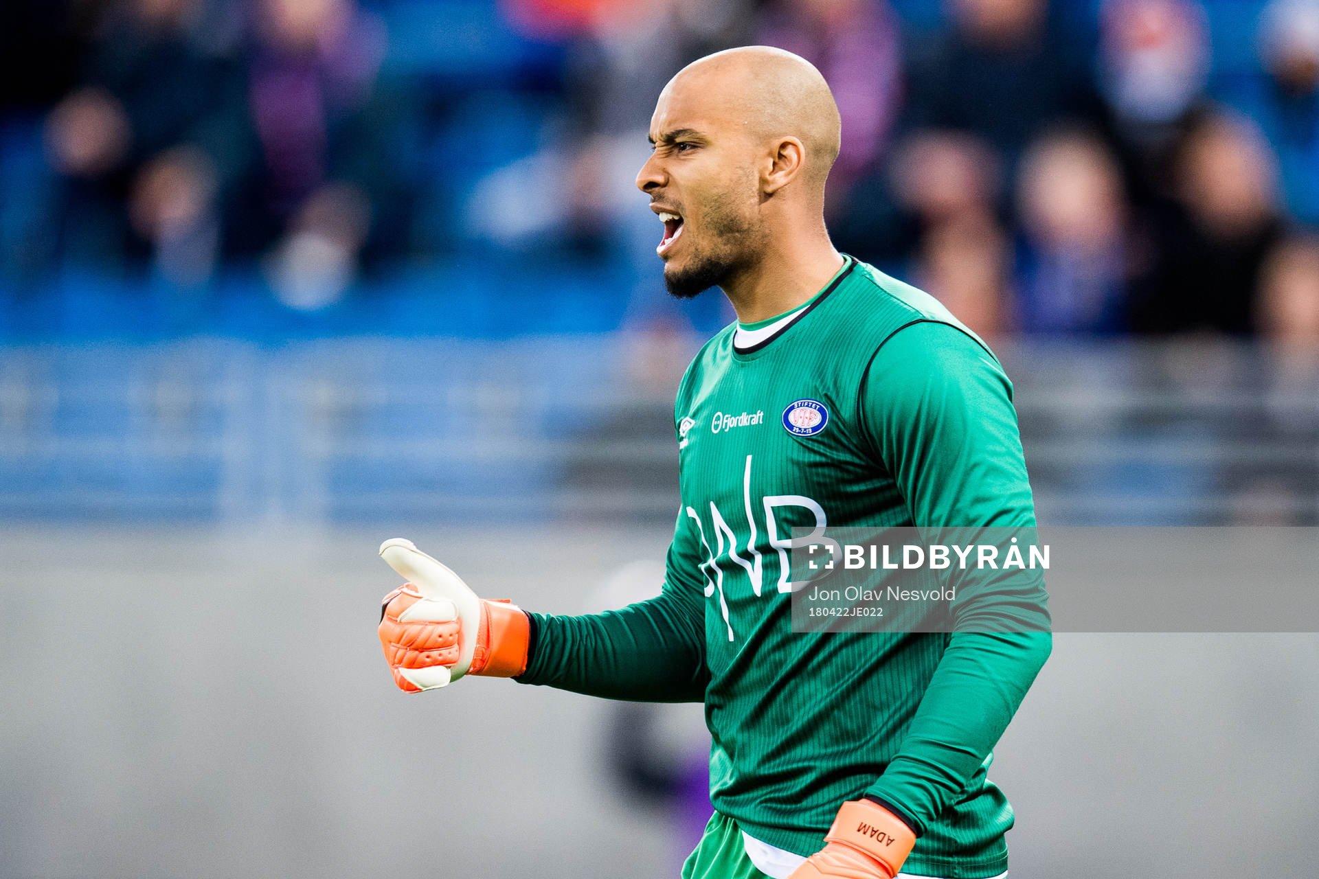 Goalkeeper Adam Larsen Kwarasey of Vålerenga