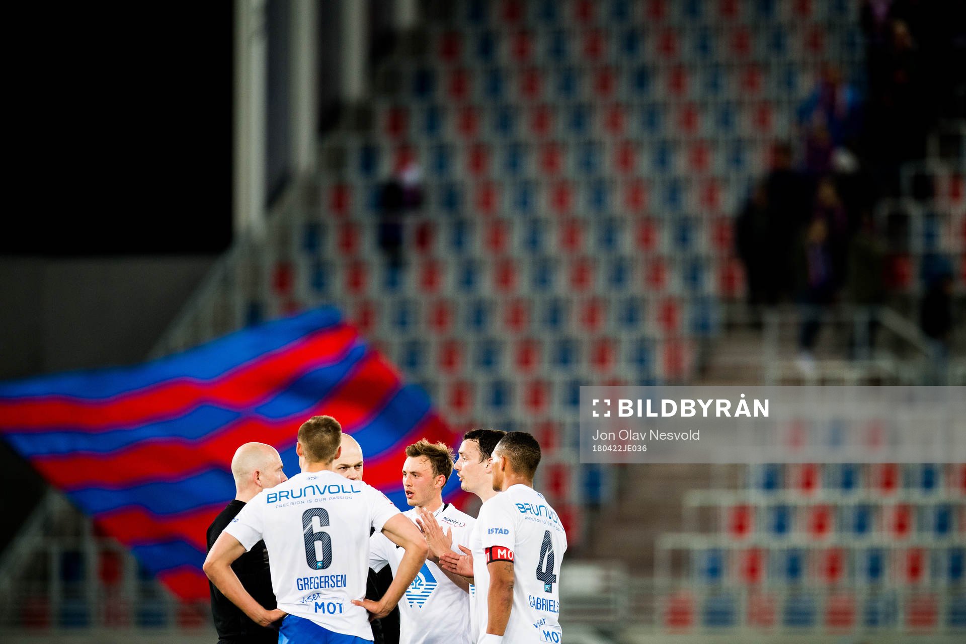 Players of Molde argue with Dag Vidar Hafsås, referee, after the Eliteserien match between Vålerenga and Molde on April 22, 2018 in Oslo.