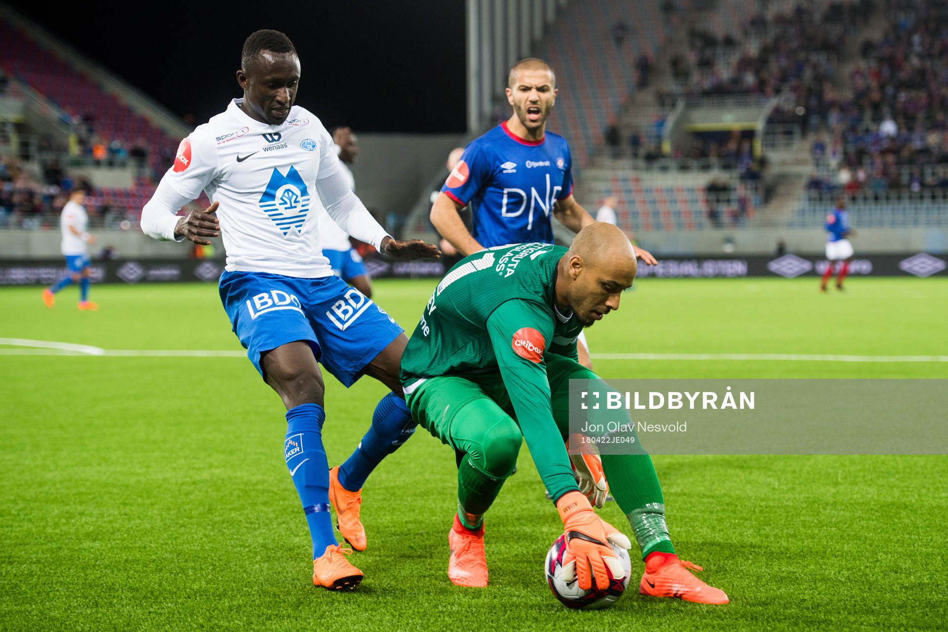 Goalkeeper Adam Larsen Kwarasey of Vålerenga