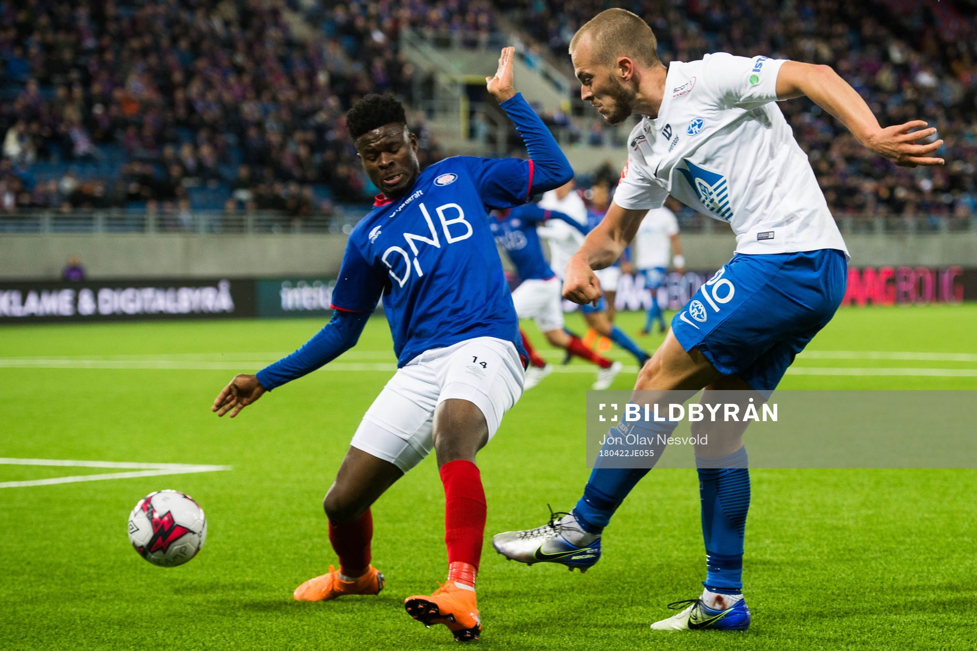 Ernest Agyiri of Vålerenga and Eirik Hestad of Molde