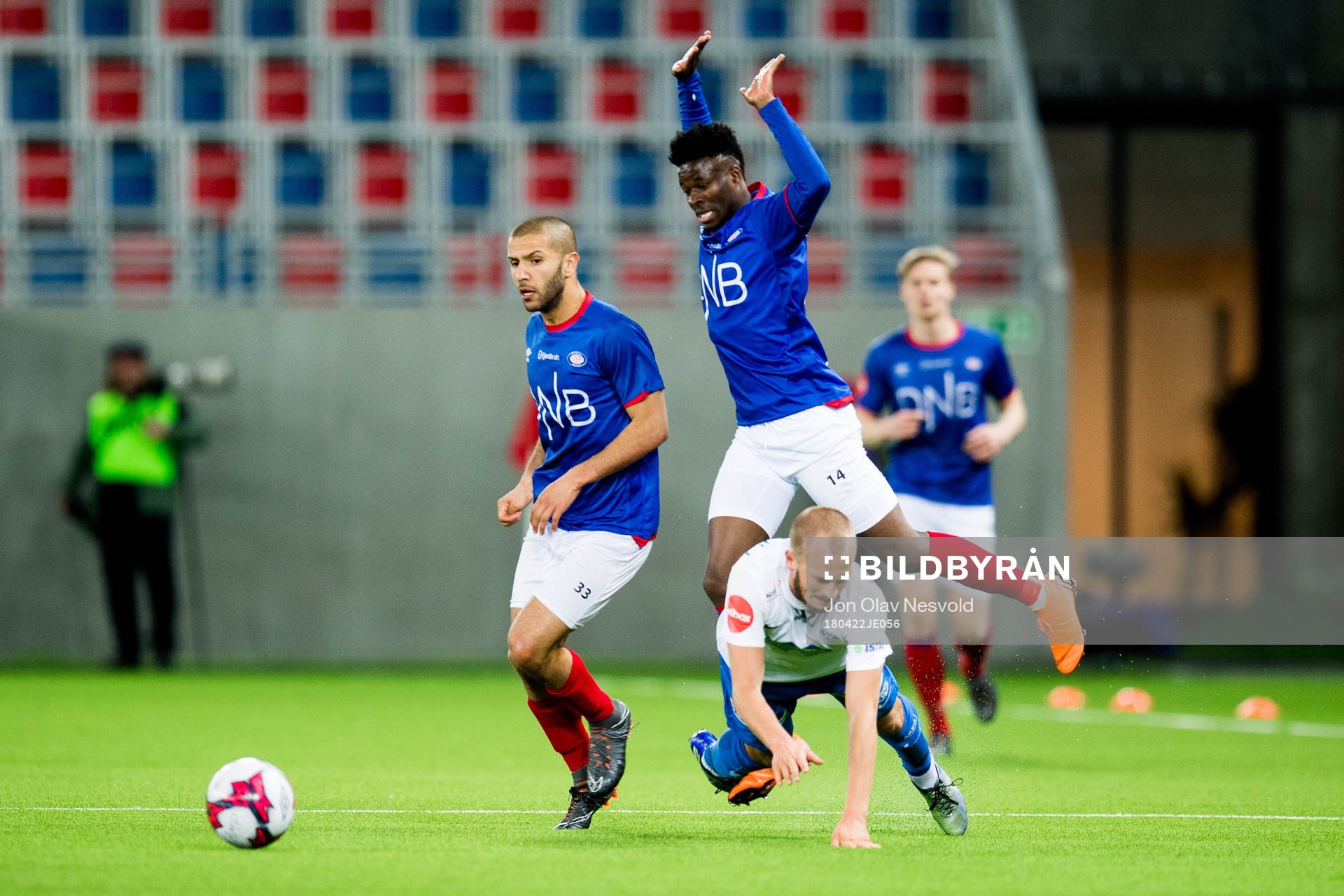 Ernest Agyiri of Vålerenga and Eirik Hestad of Molde