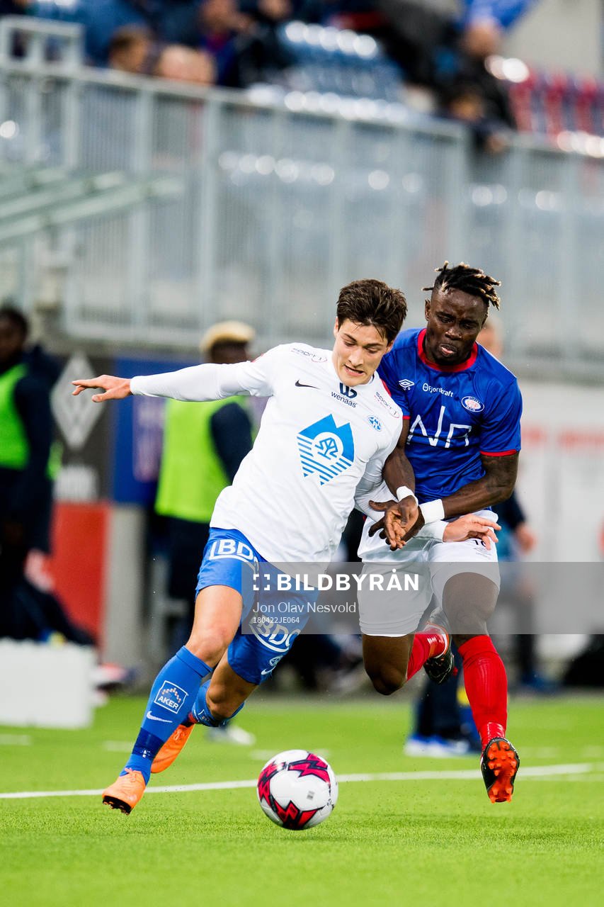 Mathias Normann of Molde and Sam Johnson of Vålerenga