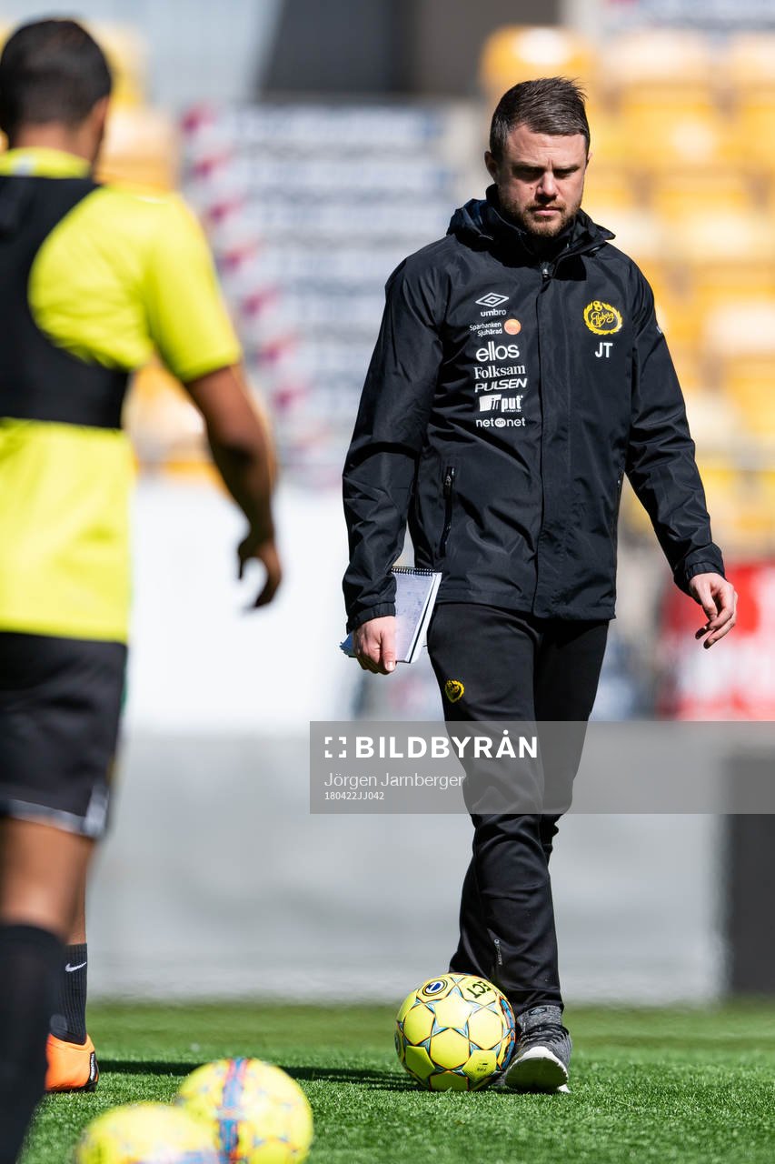 manager Jimmy Thelin