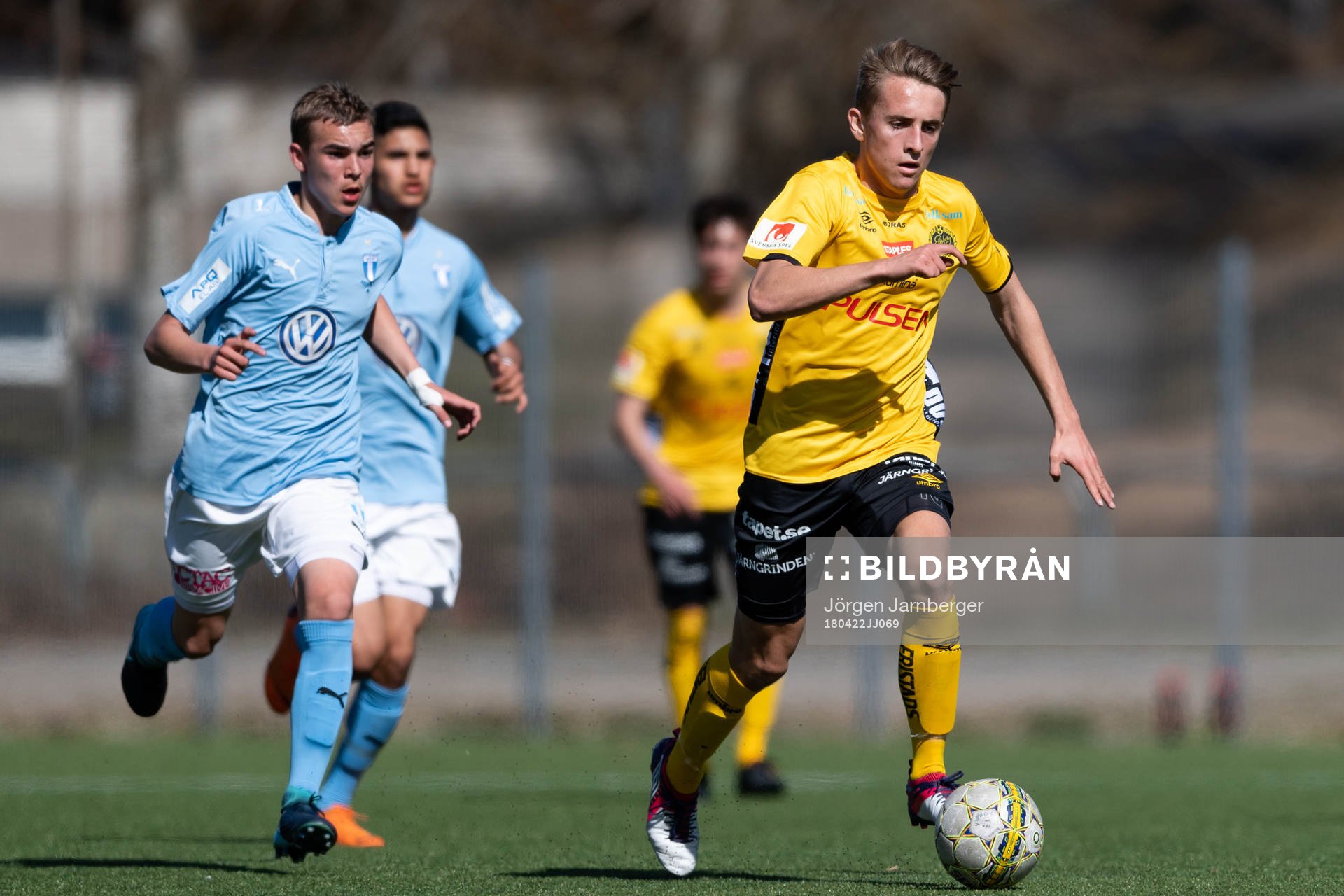 Elfsborgs Jack Cooper Love med Malmö FF’s Noah Tillberg