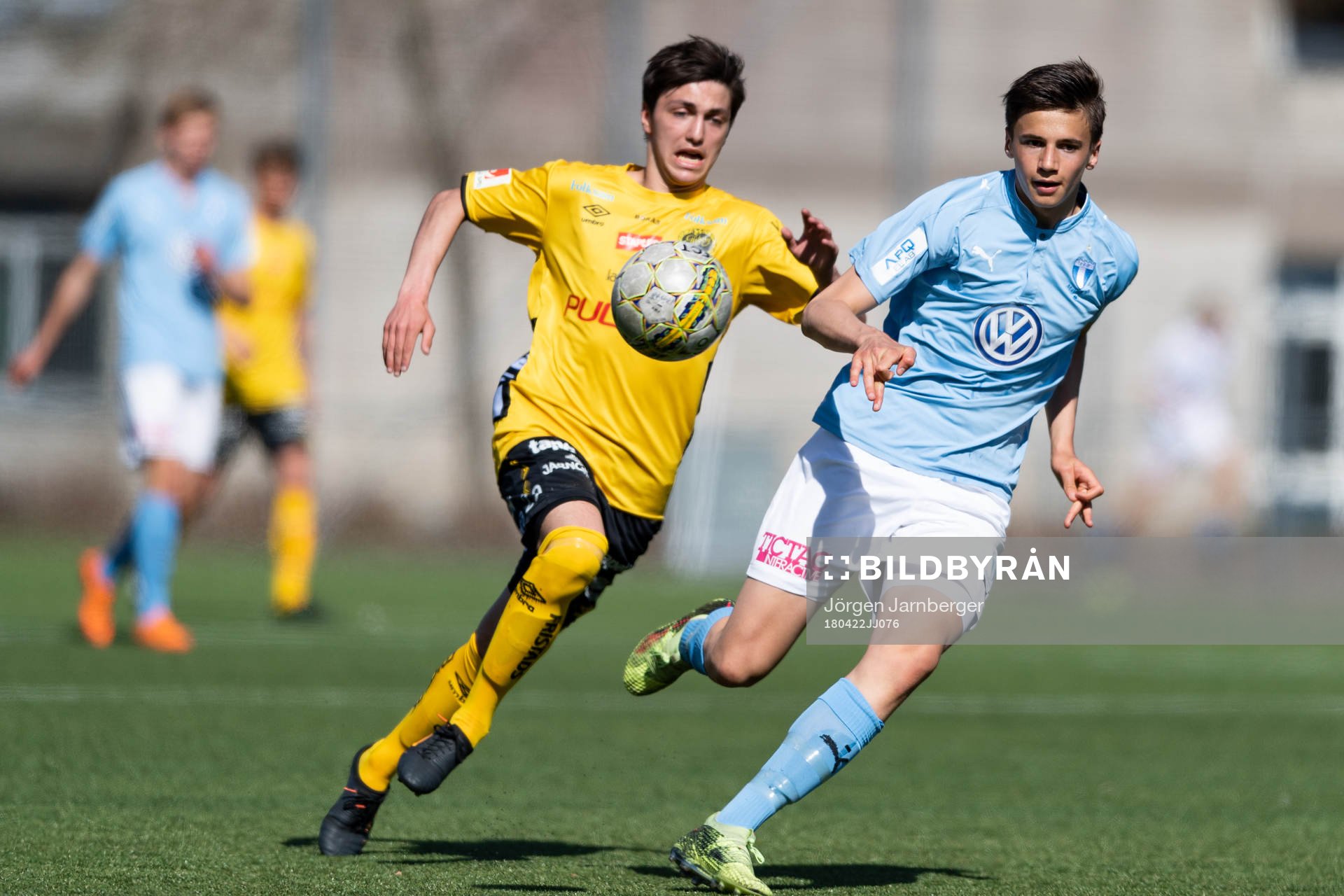 Malmö FF’s Noah Eile och Elfsborgs Arbnor Shabani