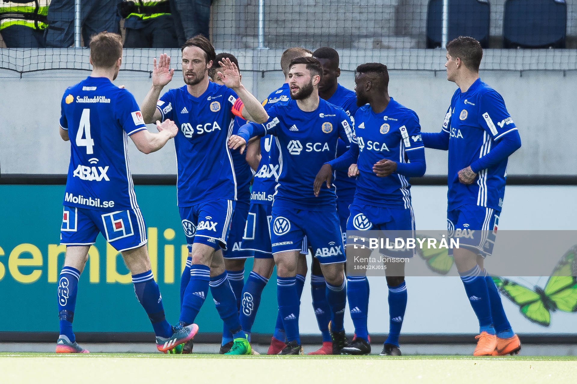 Sundsvalls Romain Gall och Linus Hallenius jublar med