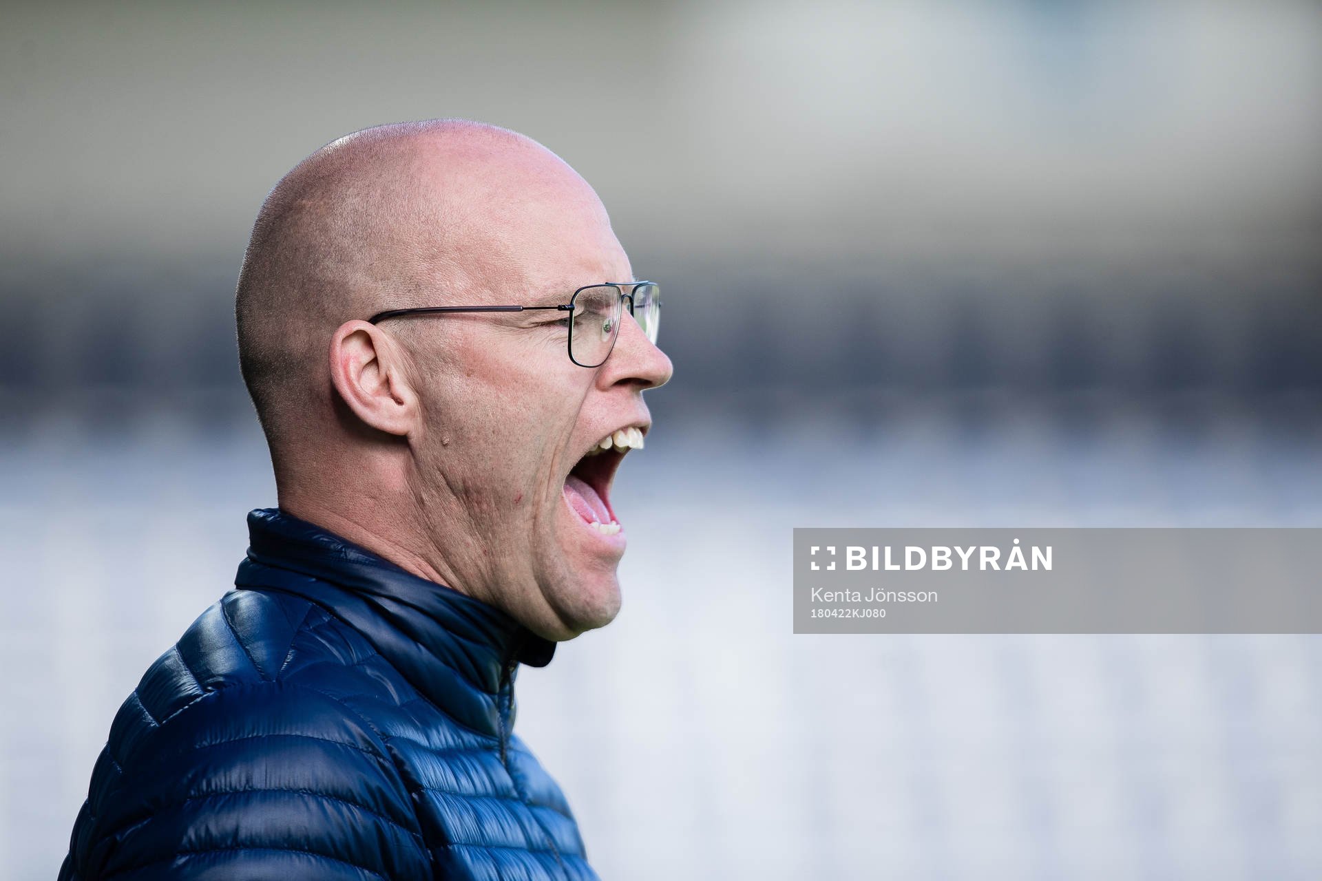 Sundsvalls tränare Joel Cedergren reagerar