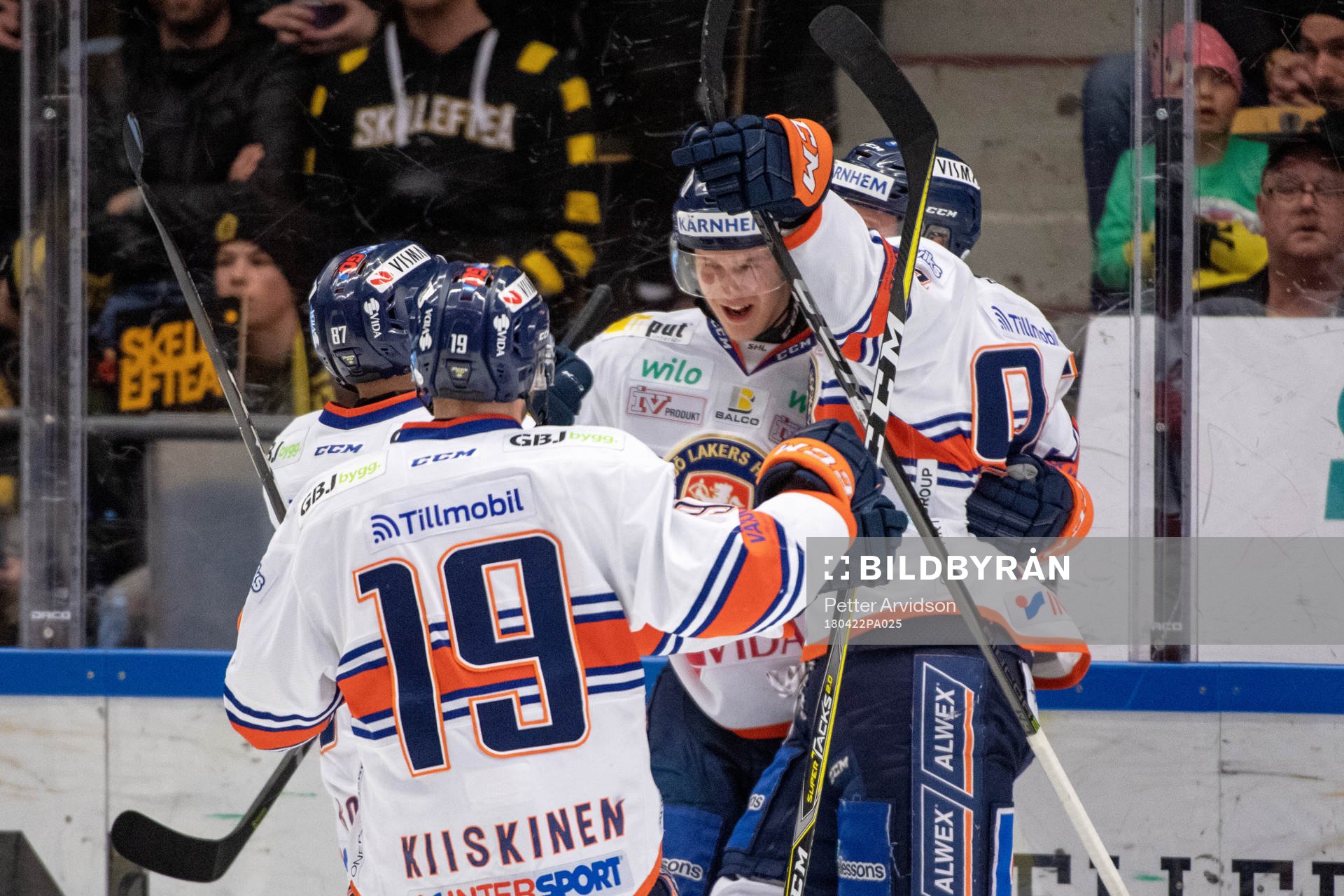 Växjös Elias Pettersson jublar med lagkamrater