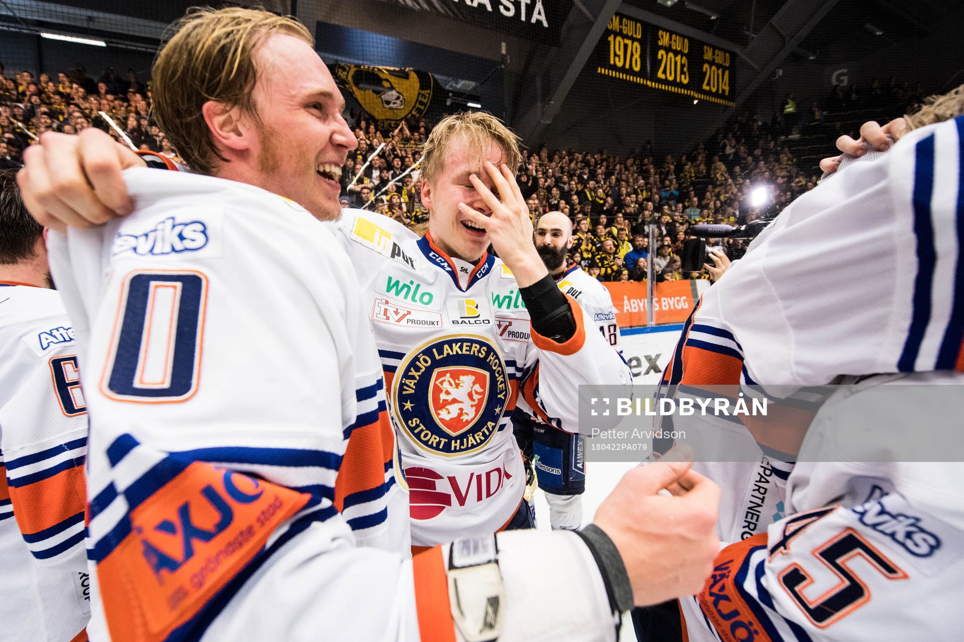 Växjös Dennis Rasmussen och Elias Pettersson jublar