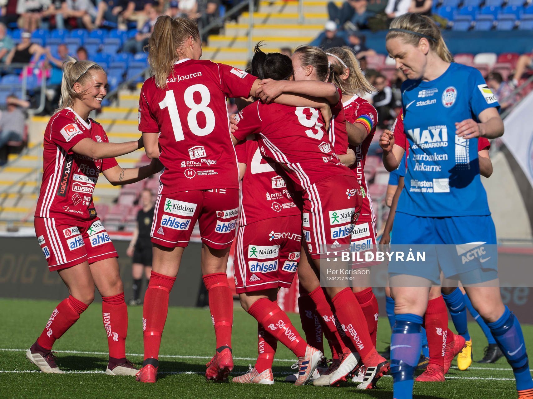 Piteås June Pedersen har precis satt 0-2 målet på straff