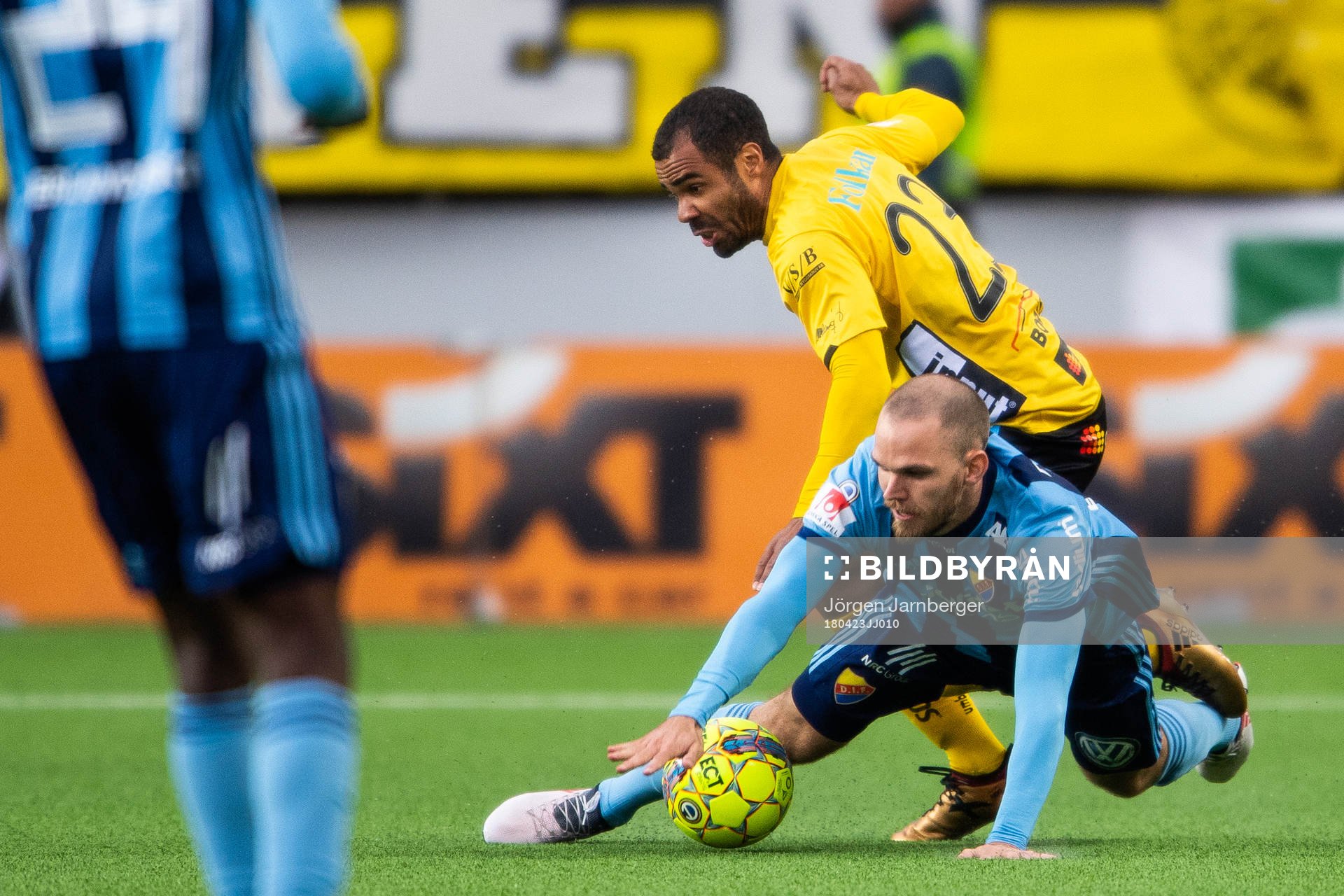 Djurgårdens Marcus Danielson och Elfsborgs Alex Dyer i
