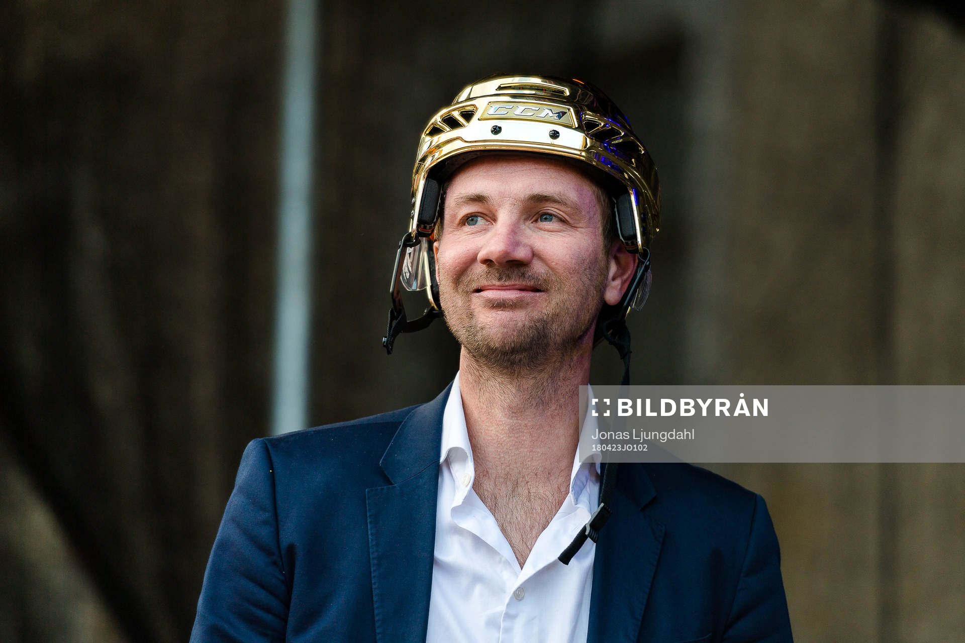 Växjös sportchef Henrik Evertsson när Växjö firar