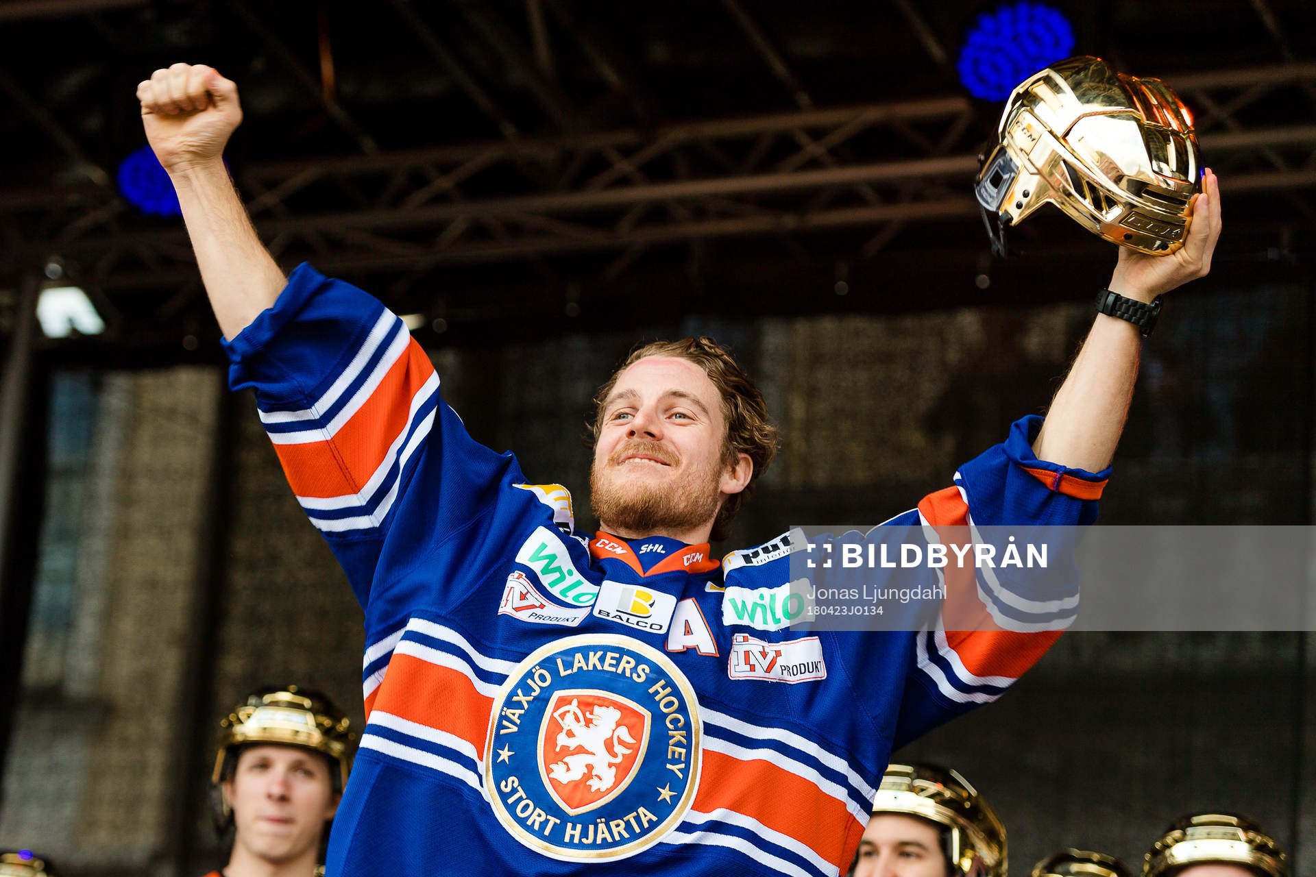 Växjös Erik Josefsson när Växjö firar SM-guldet på