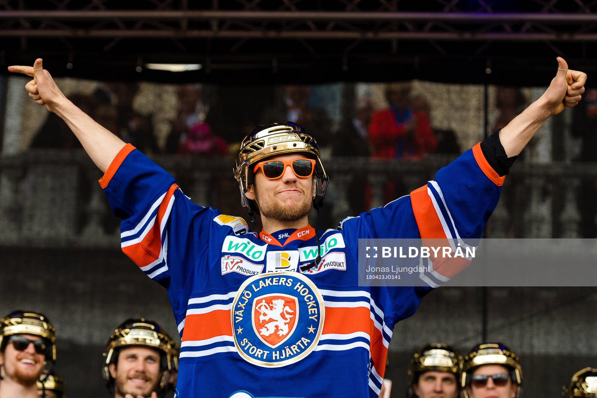 Växjös Eric Martinsson när Växjö firar SM-guldet på
