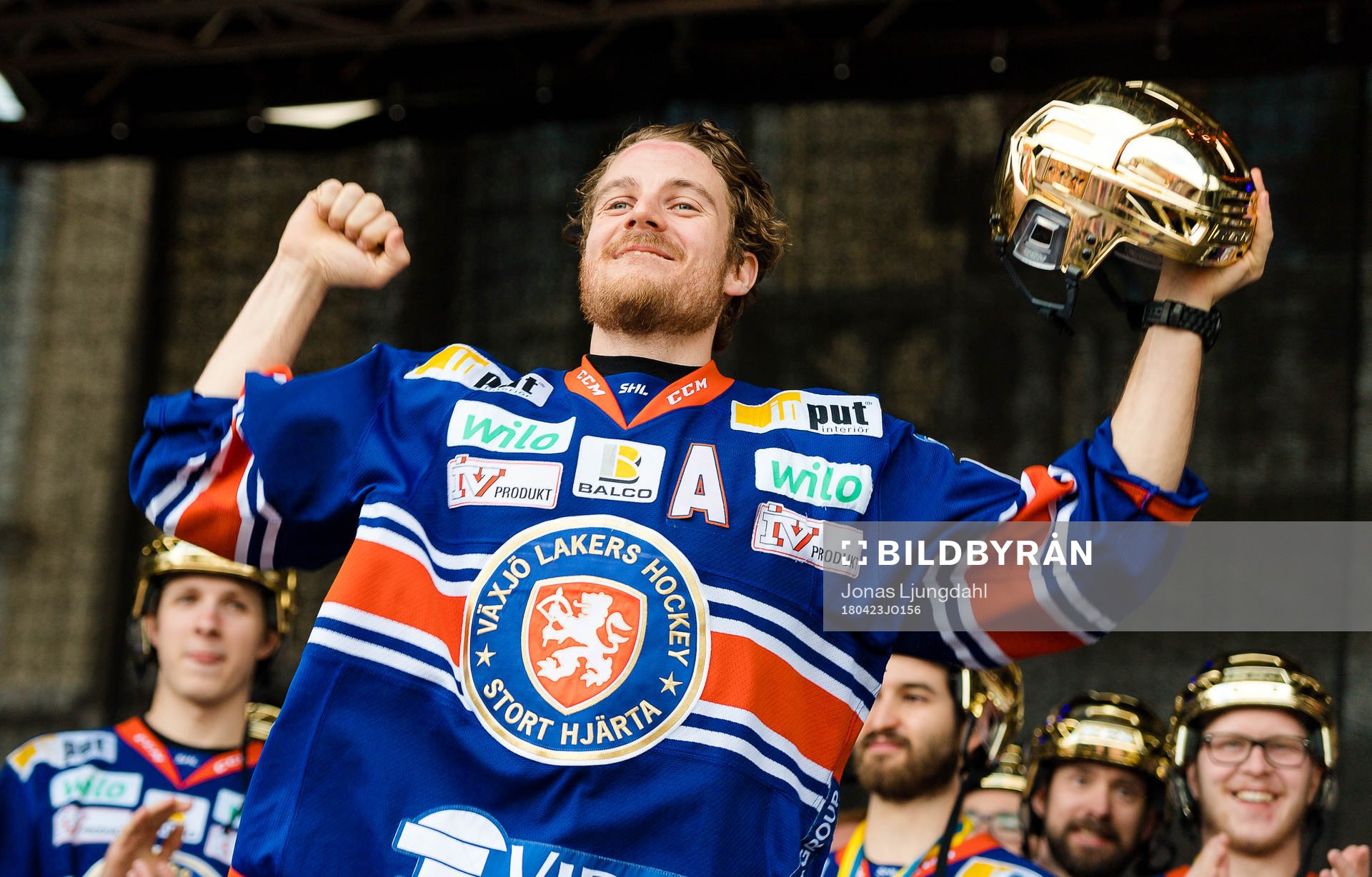 Växjös Erik Josefsson när Växjö firar SM-guldet på