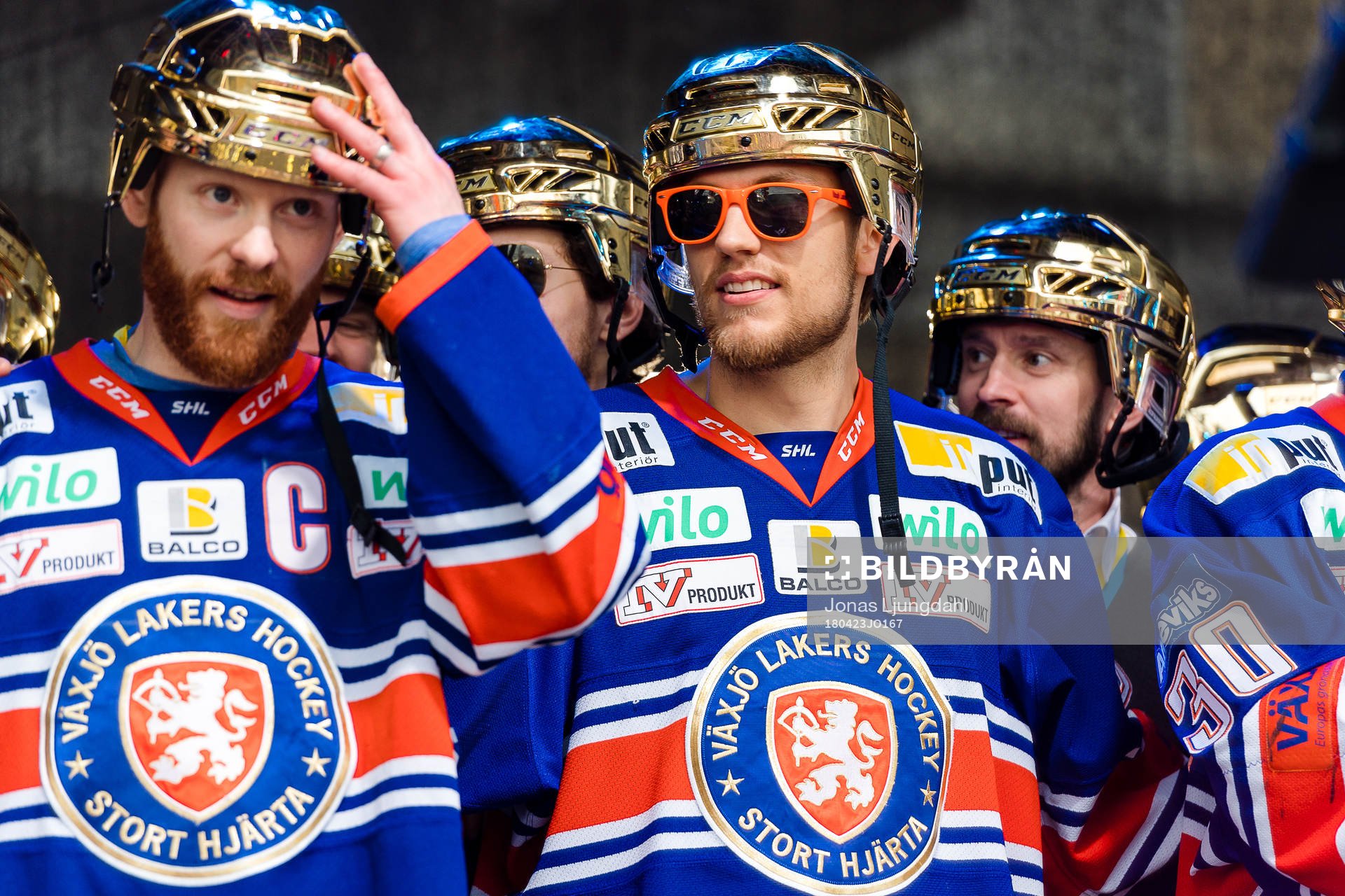 Växjös Eric Martinsson när Växjö firar SM-guldet på
