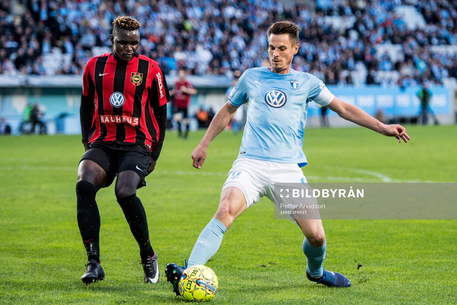 Brommapojkarnas David Ochieng och Malmö FFs Markus