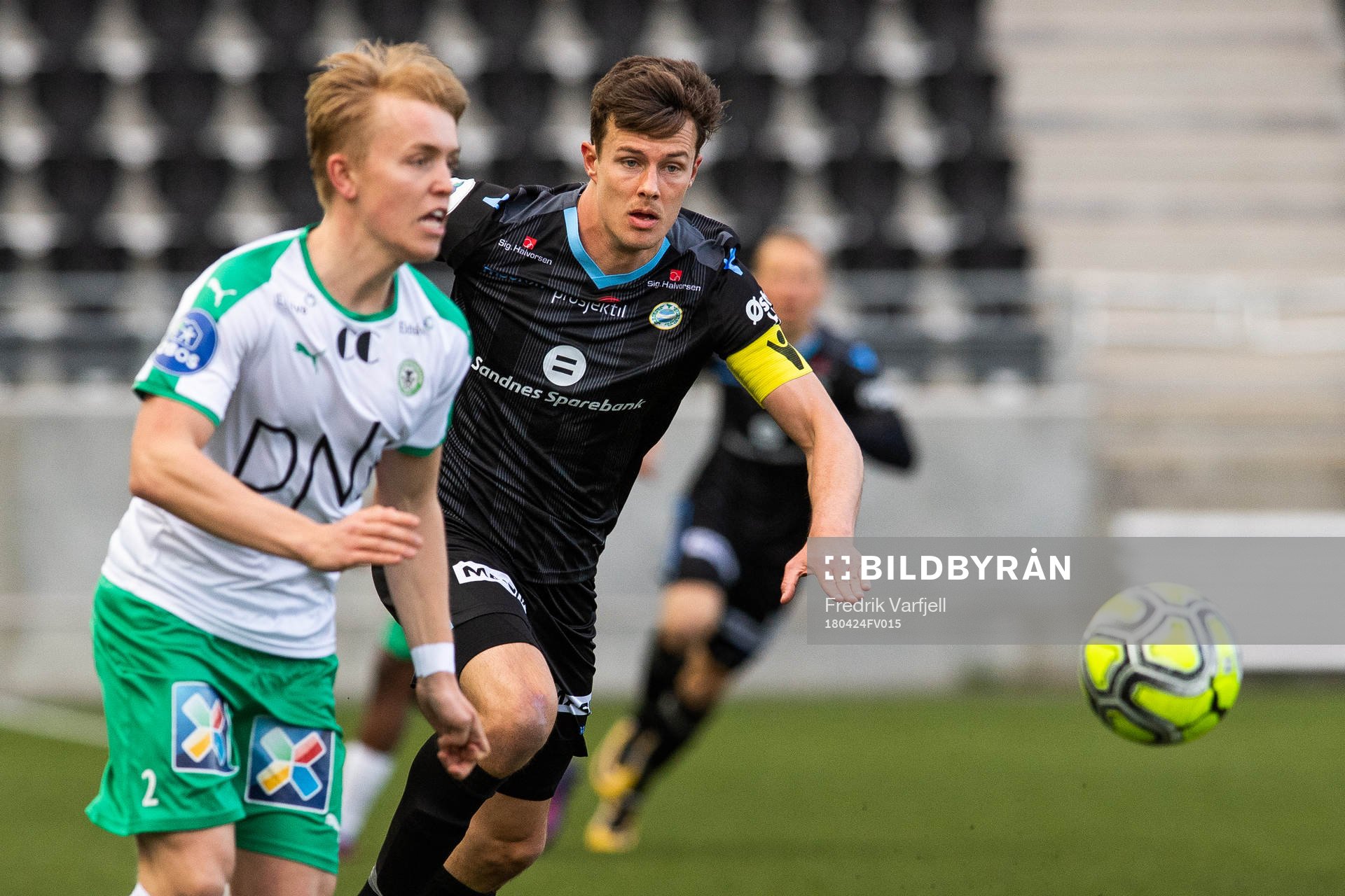 Morten Renå Olsen of HamKam and Niels Vorthoren of Sandnes