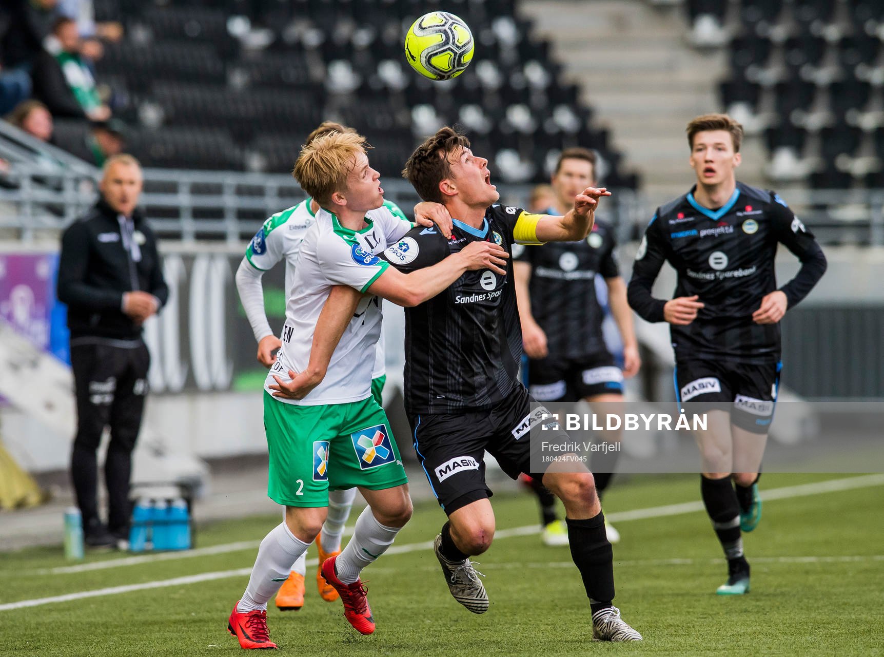 Morten Renå Olsen of HamKam and Niels Vorthoren of Sandnes