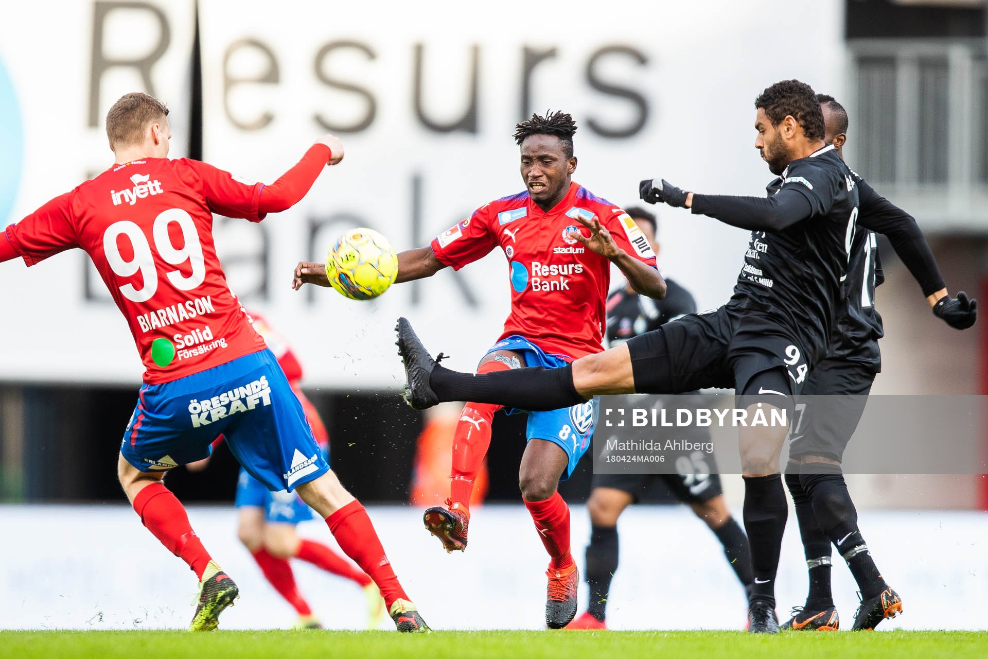 Helsingborgs Mamudo Moro och AFC Eskilstunas Wellyson Luiz