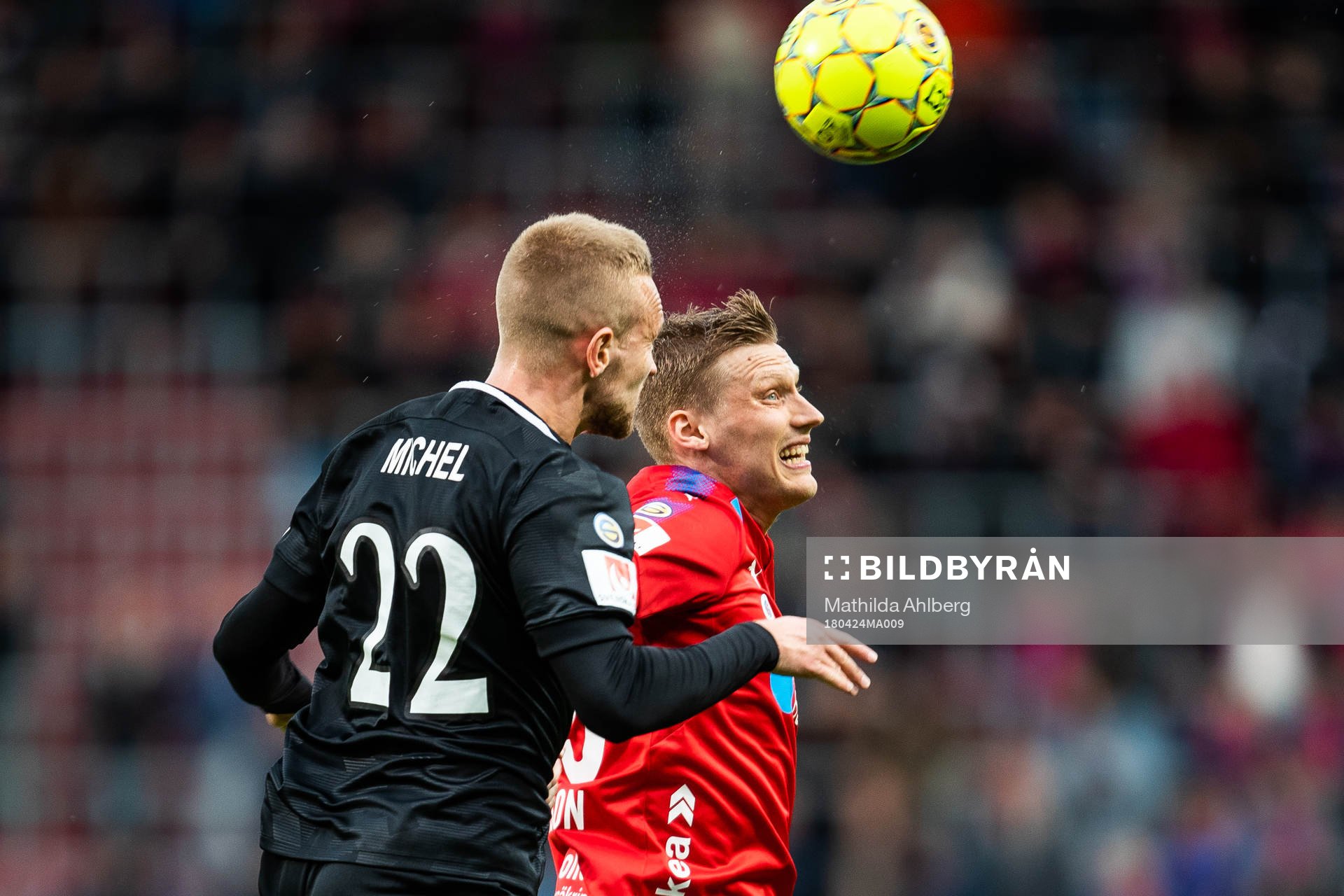 AFC Eskilstunas Alexander Michel i nickduell med