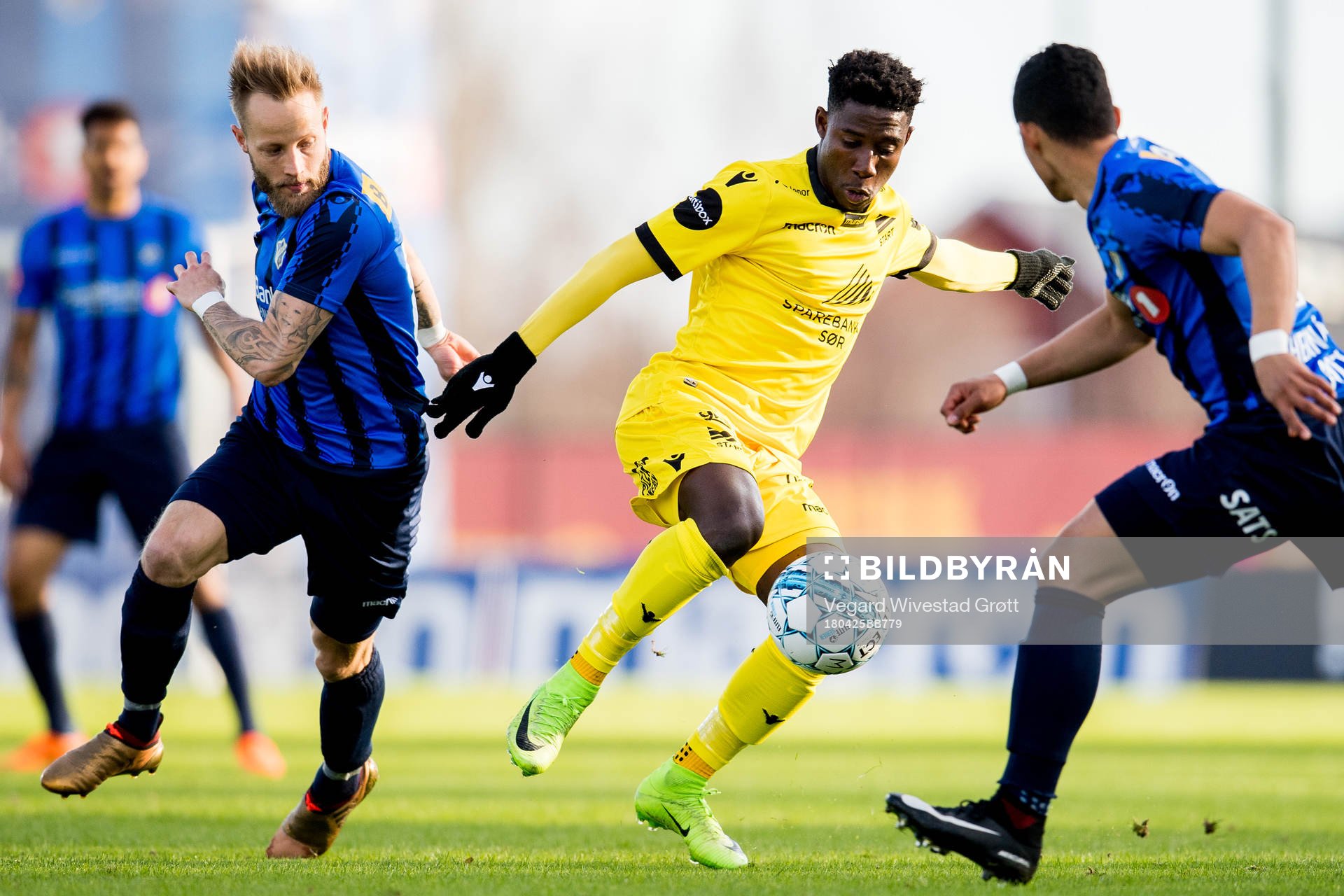 Tonny Brochmann of Stabæk and Isaac Twum of Start