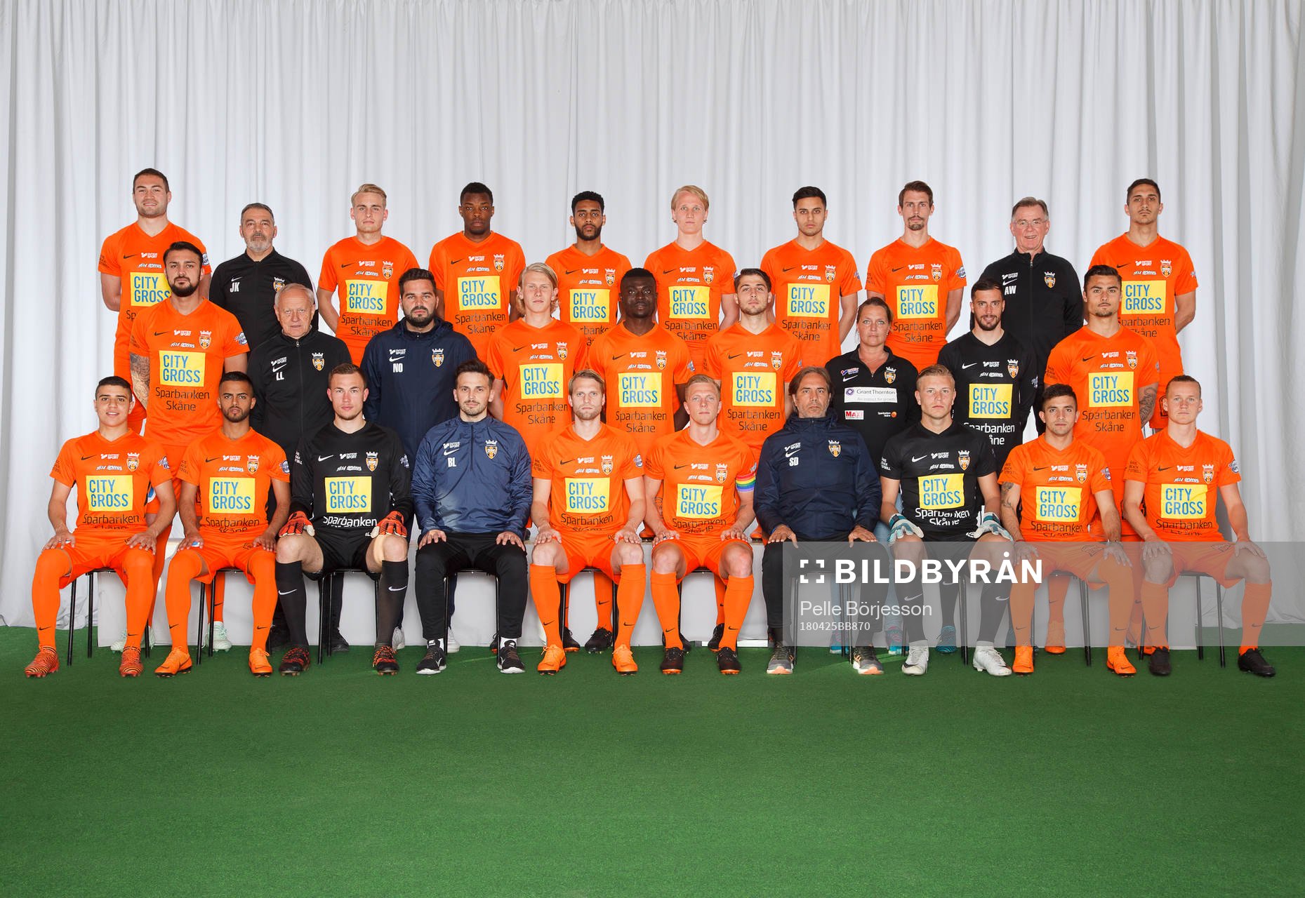 Kristianstad poserar för en lagbild den 25 april 2018 i Kristianstad. Bakre ledet från vänster: Fernando Moreyra, Josef Kazantzidis, Truls Verngren, Saikou Jawneh, Yonathan Getachew, André Kamp, Ahmed Hassan Ahmad, Andreas Grahm, Arne Welander, Almir Taletovic. Mittenledet från vänster: Guido Barreyro, Lars Levin, assisterande tränare Neven Ozegovic, Kalle Svensson, Emmanuel Okine, Paulo Ippolito, Linda Gradén Juan Mendonca, Armin Aganovic. Sittande från vänster: Mohammed Ali Rubi Kwedar, Abdullah Hameed, Joel Hallgren, tränare Besnik Llazani, Martin Rudolfsson, Jesper Modig, assisterande tränare Serdar Dayat, Max Rundqvist, Maximiliano Cabana, Niklas Jönsson.