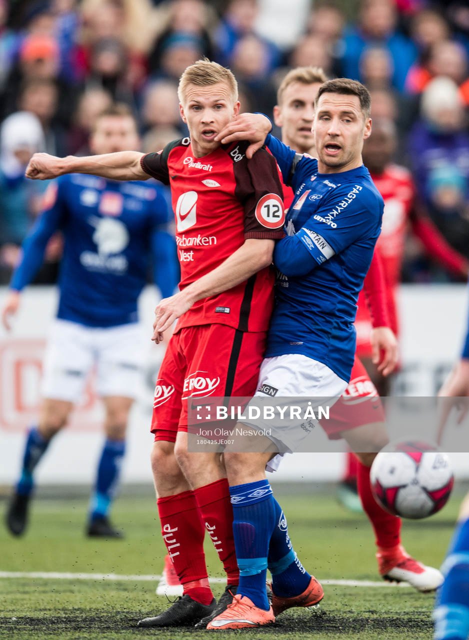 Taijo Teniste of Brann and Mads Reginiussen of Ranheim