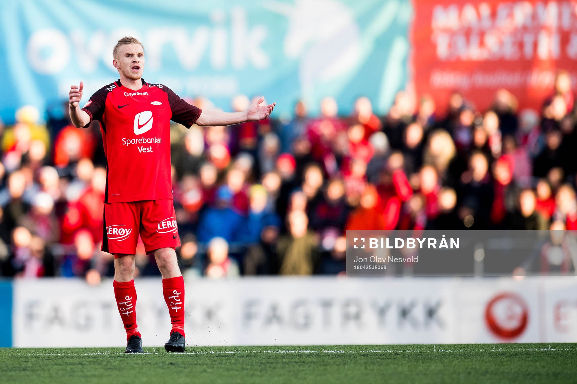 Taijo Teniste of Brann reacts