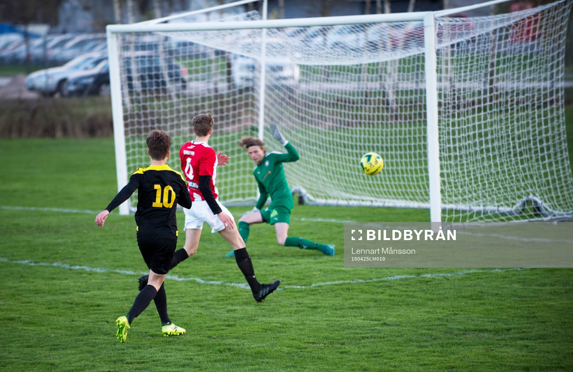 i matchen i DM för pojkar födda 2002 mellan IFK
