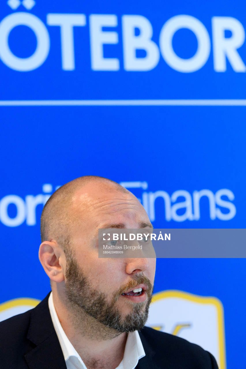 IFK Göteborgs nya klubbdirektör Max Markusson under en presskonferens med det allsvenska fotbollslaget IFK Göteborg den 25 april 2018 i Göteborg.