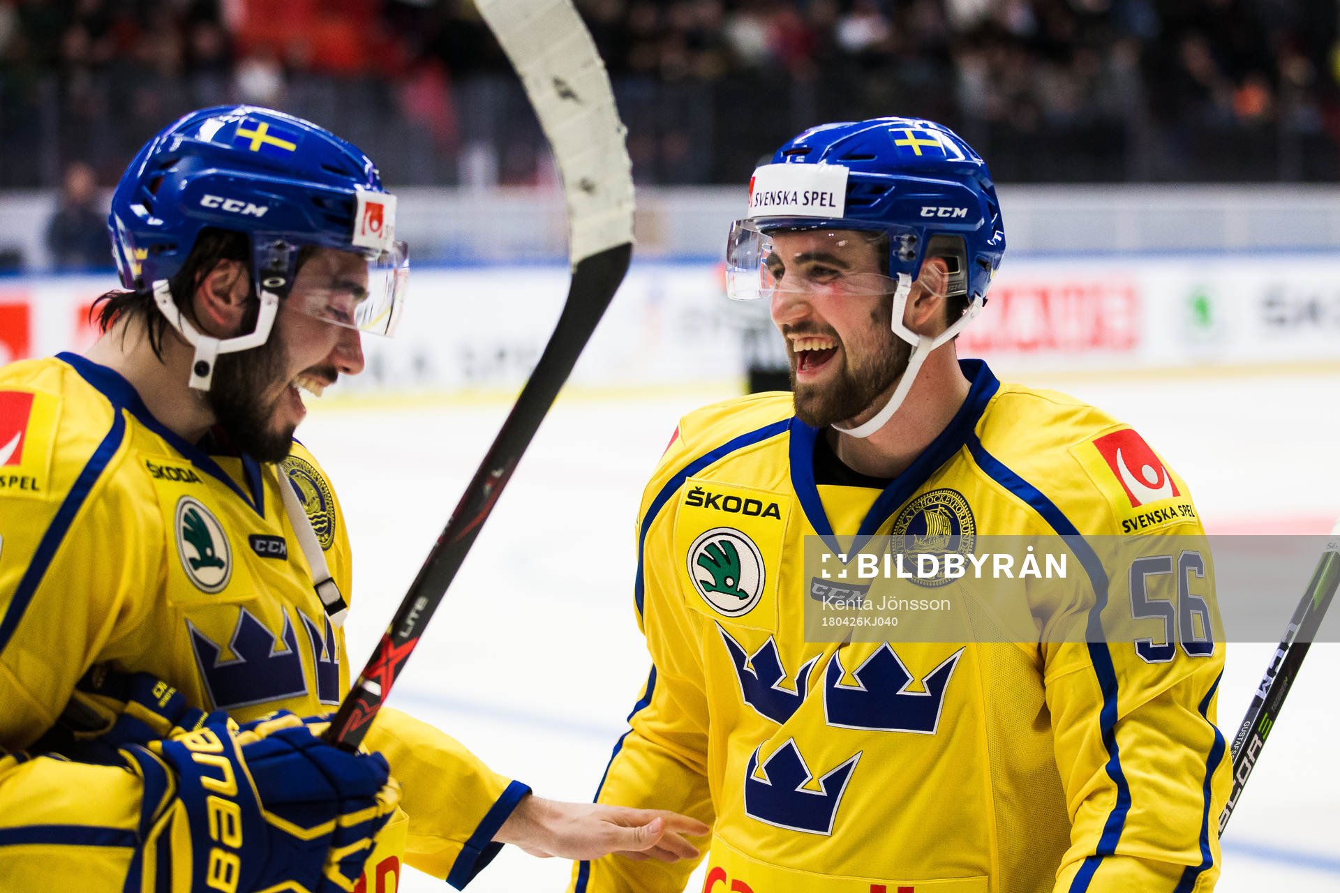 Sveriges Erik Gustafsson och Mika Zibanejad jublar