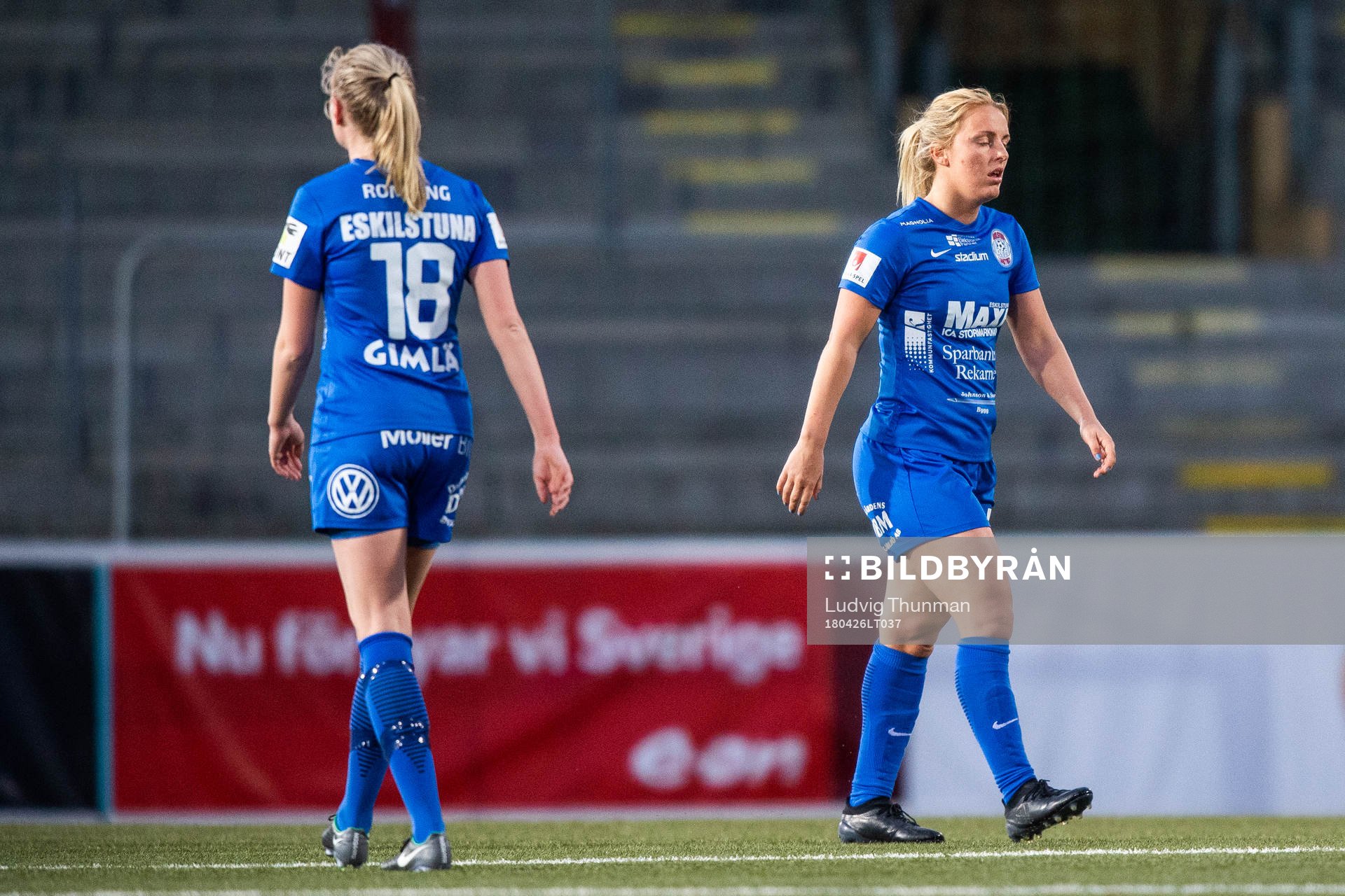 Eskilstunas Elin Rombing och Mimmi Larsson deppar