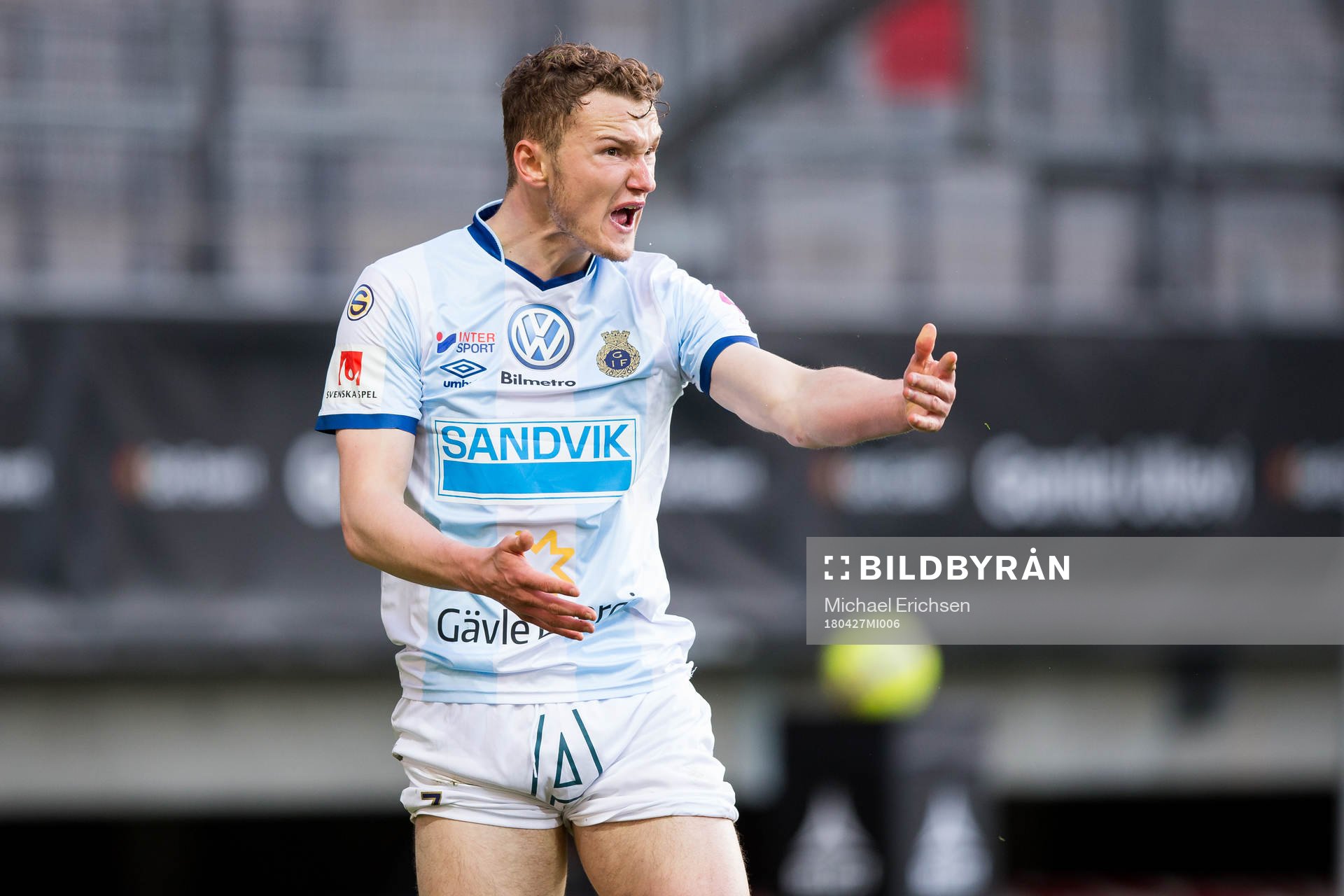 Gefles Piotr Johansson reagerar på domslut under fotbollsmatchen i Superettan mellan GAIS och Gefle den 27 april 2018 i Göteborg.