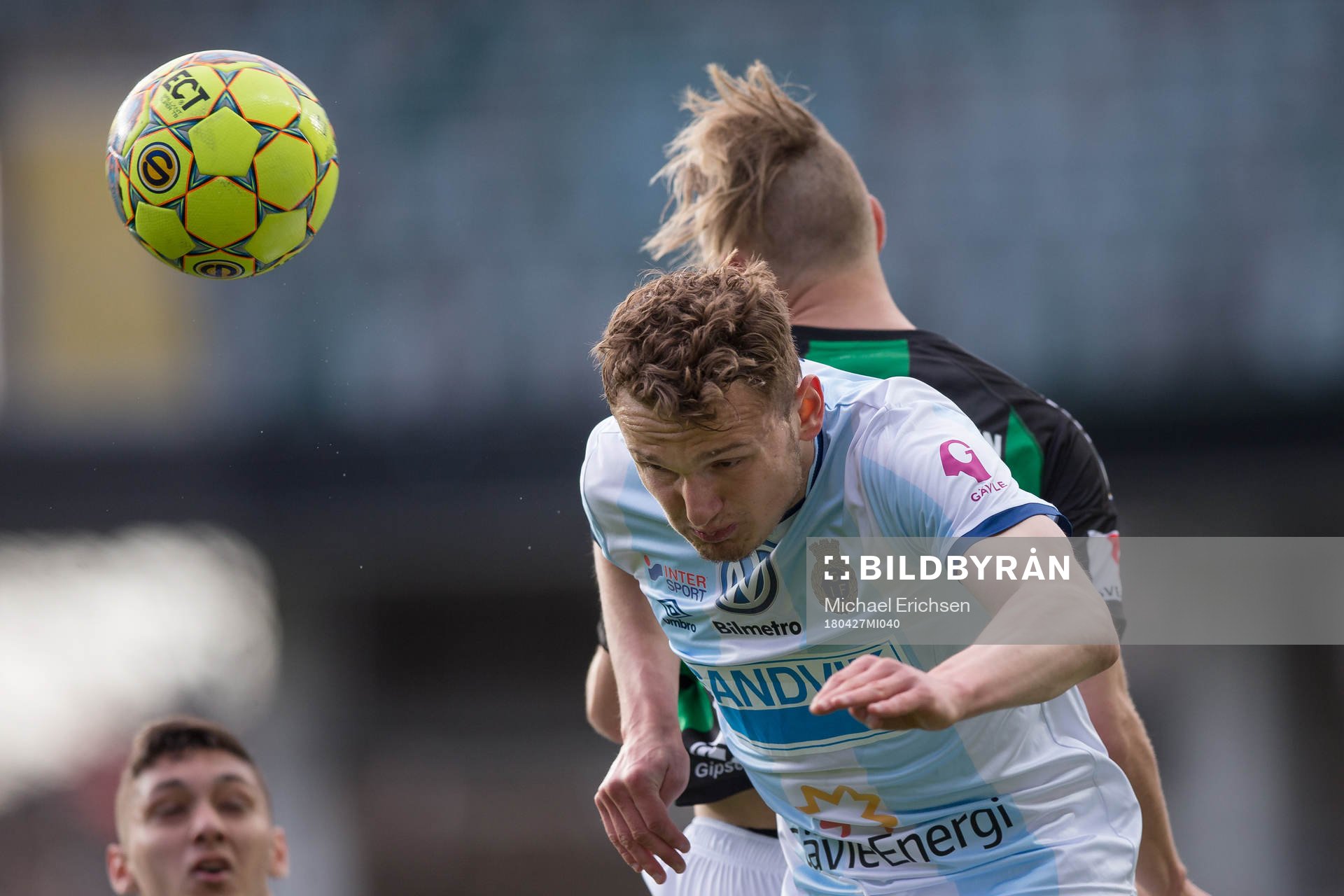 Gefles Piotr Johansson i nickduell med GAIS Niclas Andersén