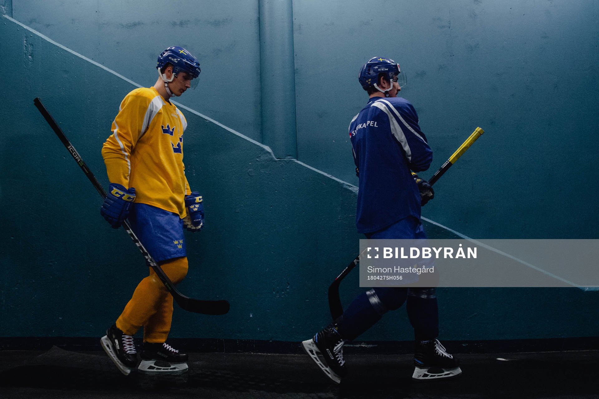 Elias Pettersson och Adam Almqvist före en träning med