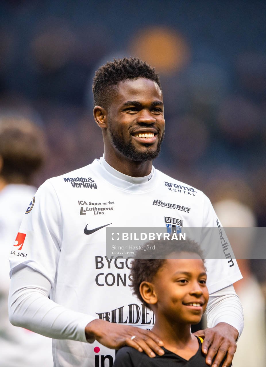 Sirius Abdul Razak före fotbollsmatchen i Allsvenskan